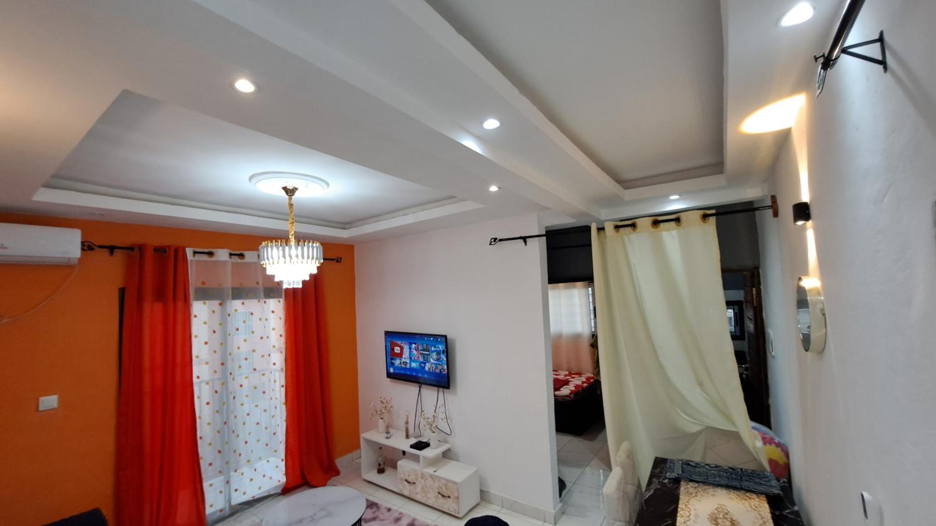 ResidenceGermanotech VIP 2e, Bonamoussadi,Logbessou,eau chaude, internet 2 balcons
