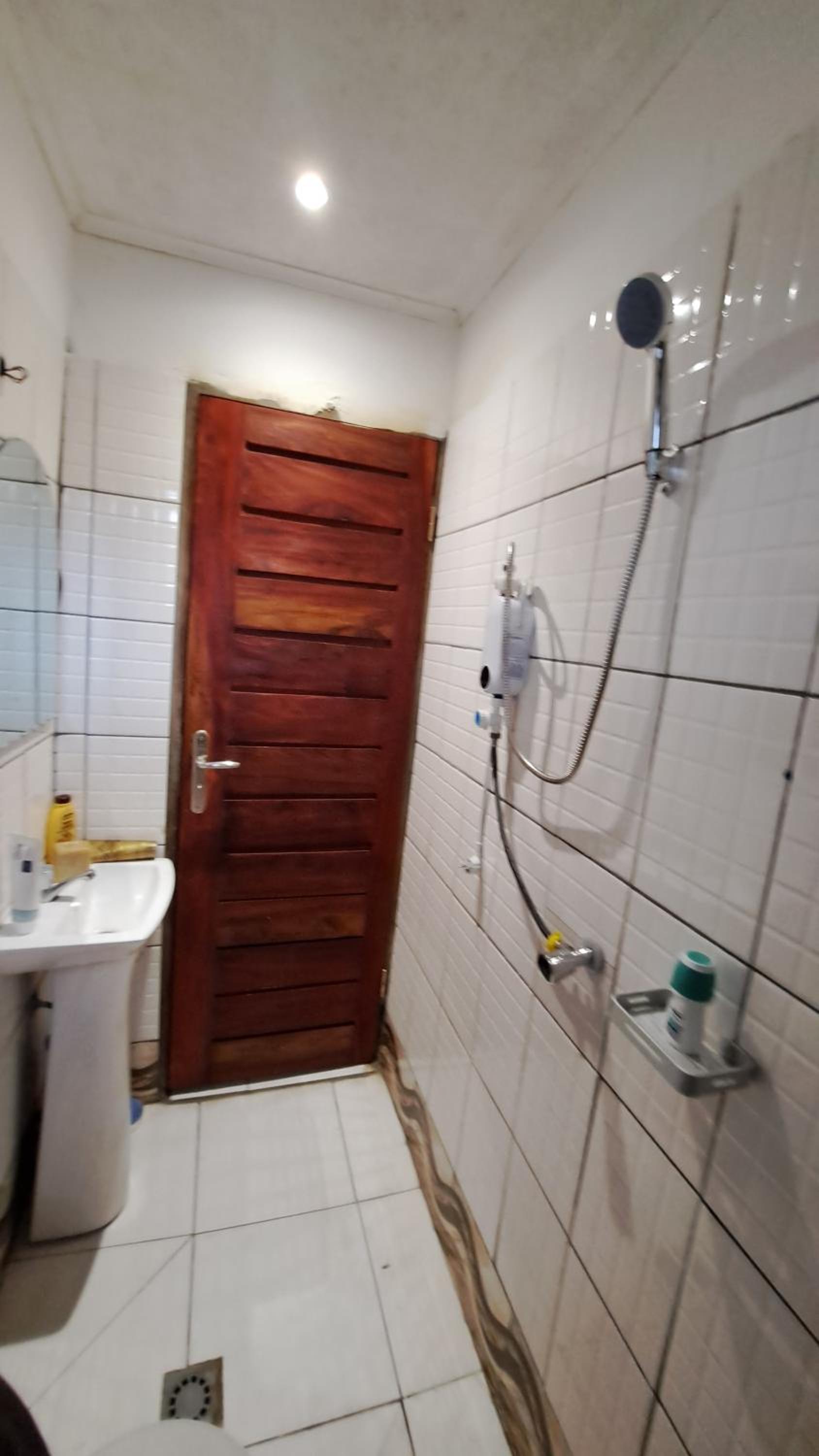 ResidenceGermanotech VIP 2e, Bonamoussadi,Logbessou,eau chaude, internet 2 balcons