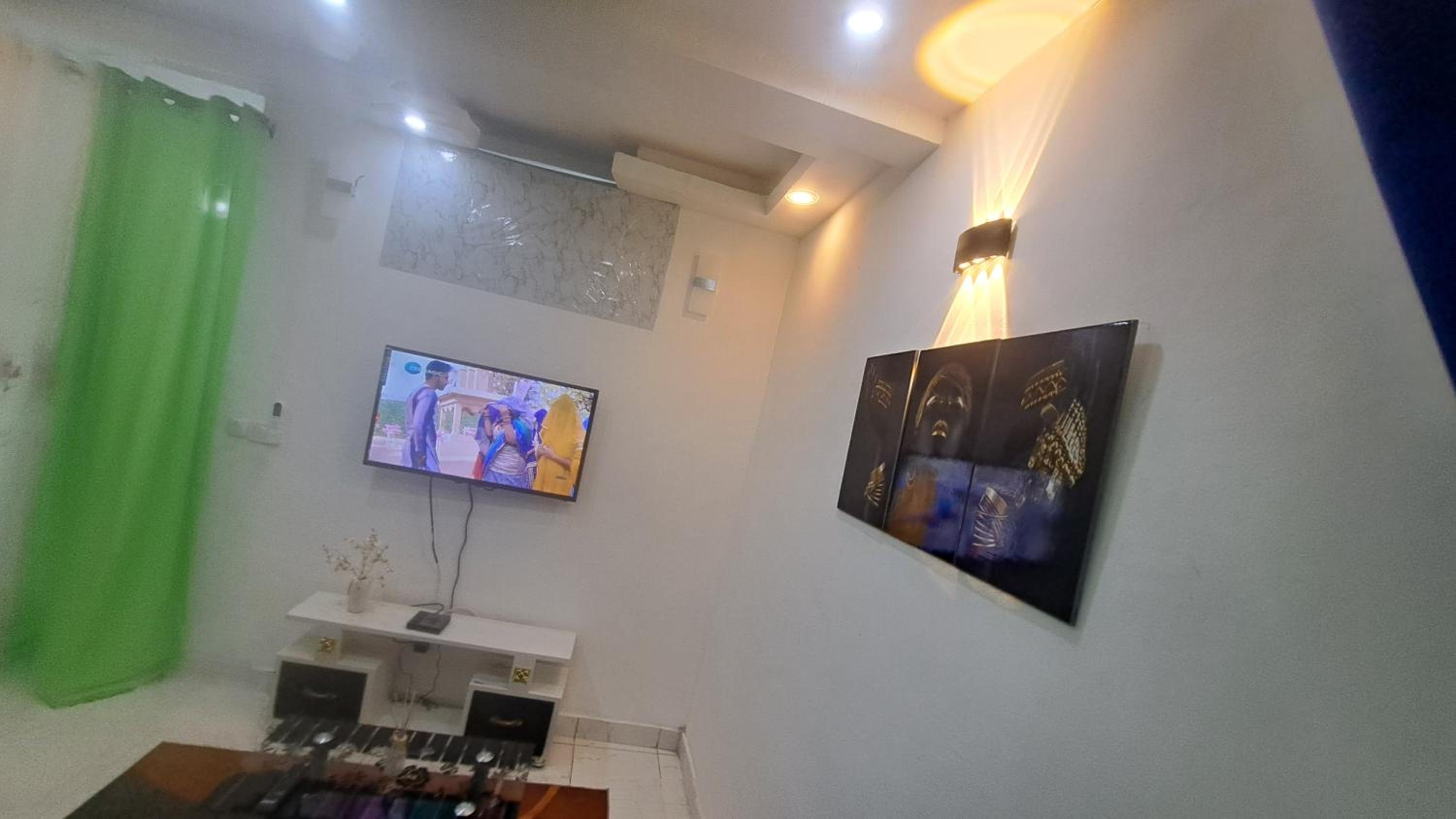 ResidenceGermanotech VIP 2e, Bonamoussadi,Logbessou,eau chaude, internet 2 balcons