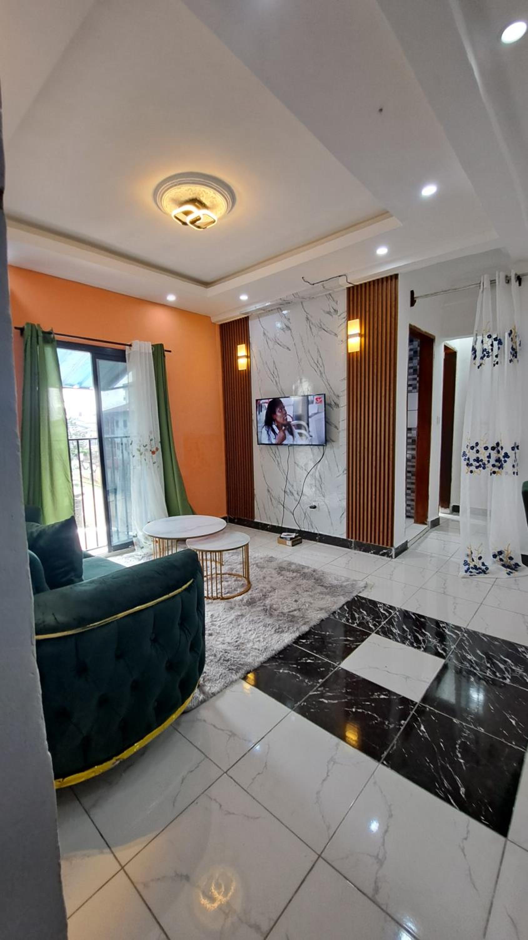 ResidenceGermanotech VIP 2e, Bonamoussadi,Logbessou,eau chaude, internet 2 balcons