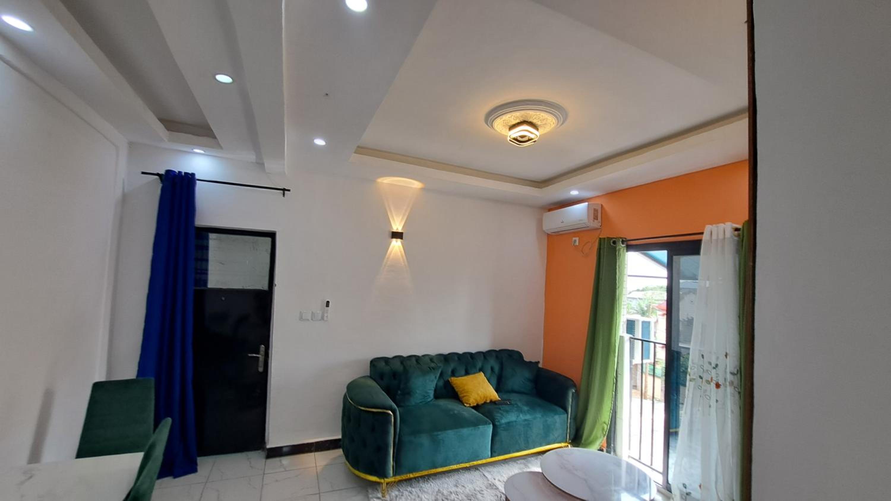 ResidenceGermanotech VIP 2e, Bonamoussadi,Logbessou,eau chaude, internet 2 balcons