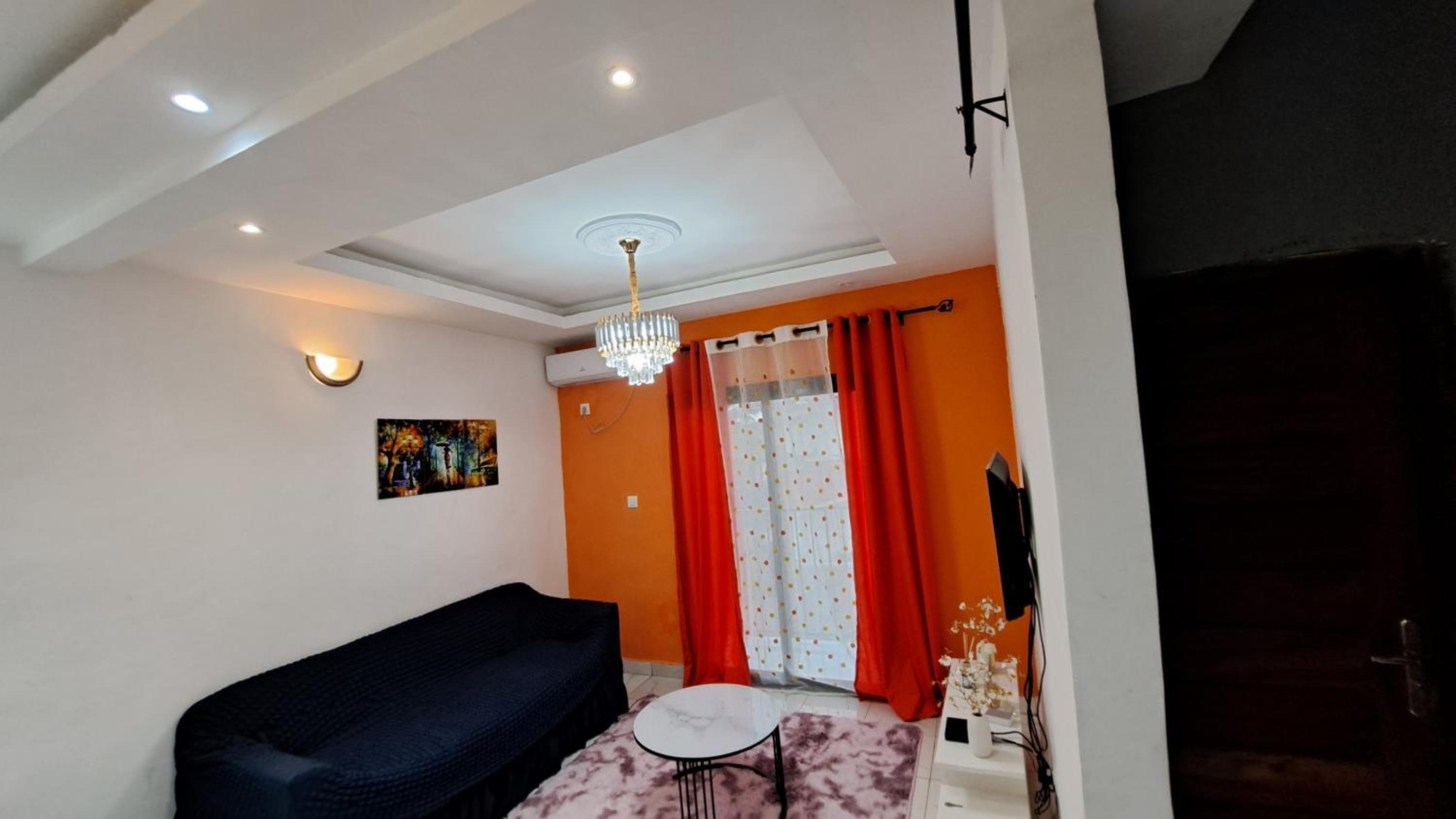 ResidenceGermanotech VIP 2e, Bonamoussadi,Logbessou,eau chaude, internet 2 balcons