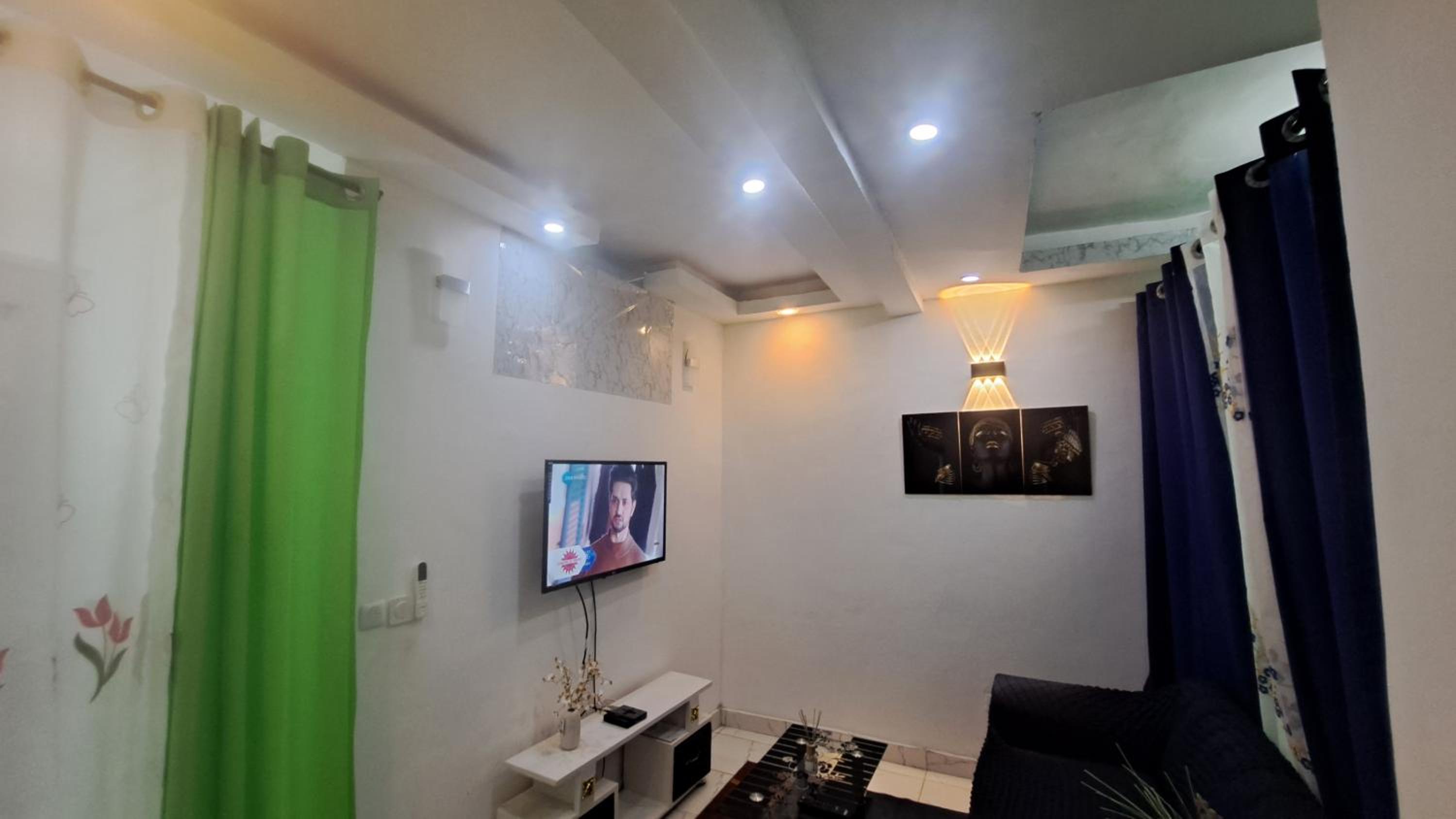 ResidenceGermanotech VIP 2e, Bonamoussadi,Logbessou,eau chaude, internet 2 balcons
