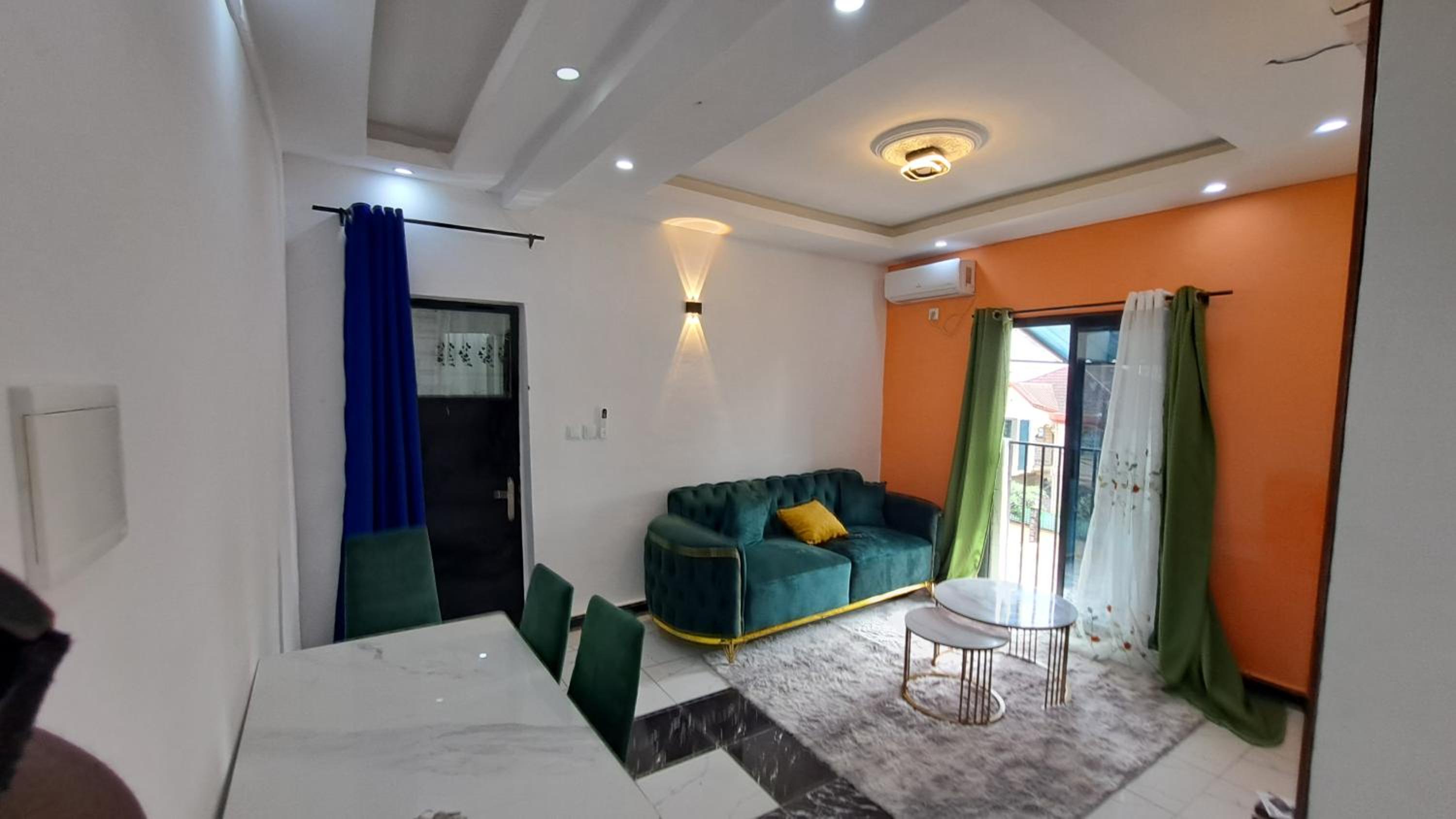 ResidenceGermanotech VIP 2e, Bonamoussadi,Logbessou,eau chaude, internet 2 balcons