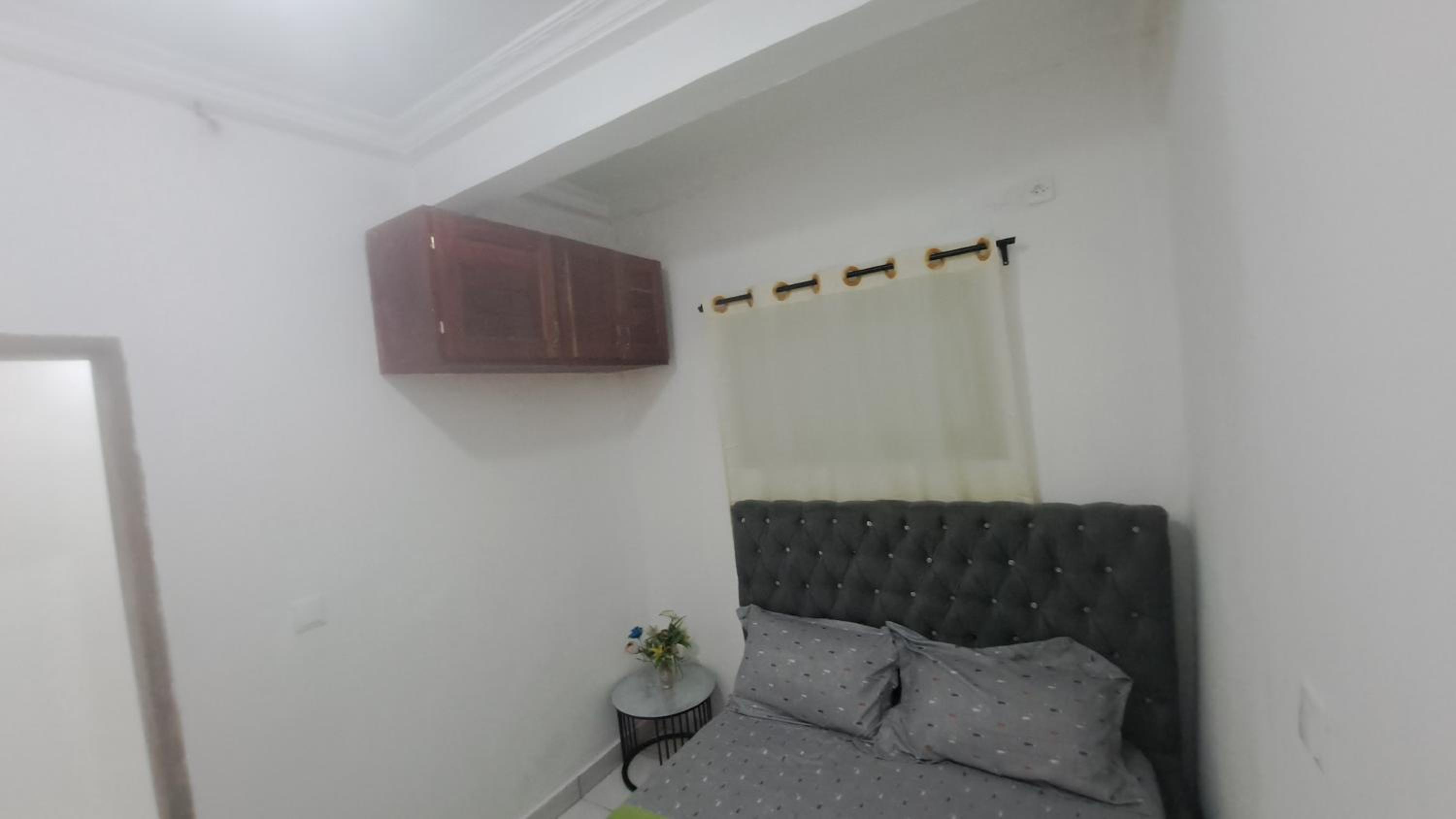 ResidenceGermanotech VIP 2e, Bonamoussadi,Logbessou,eau chaude, internet 2 balcons