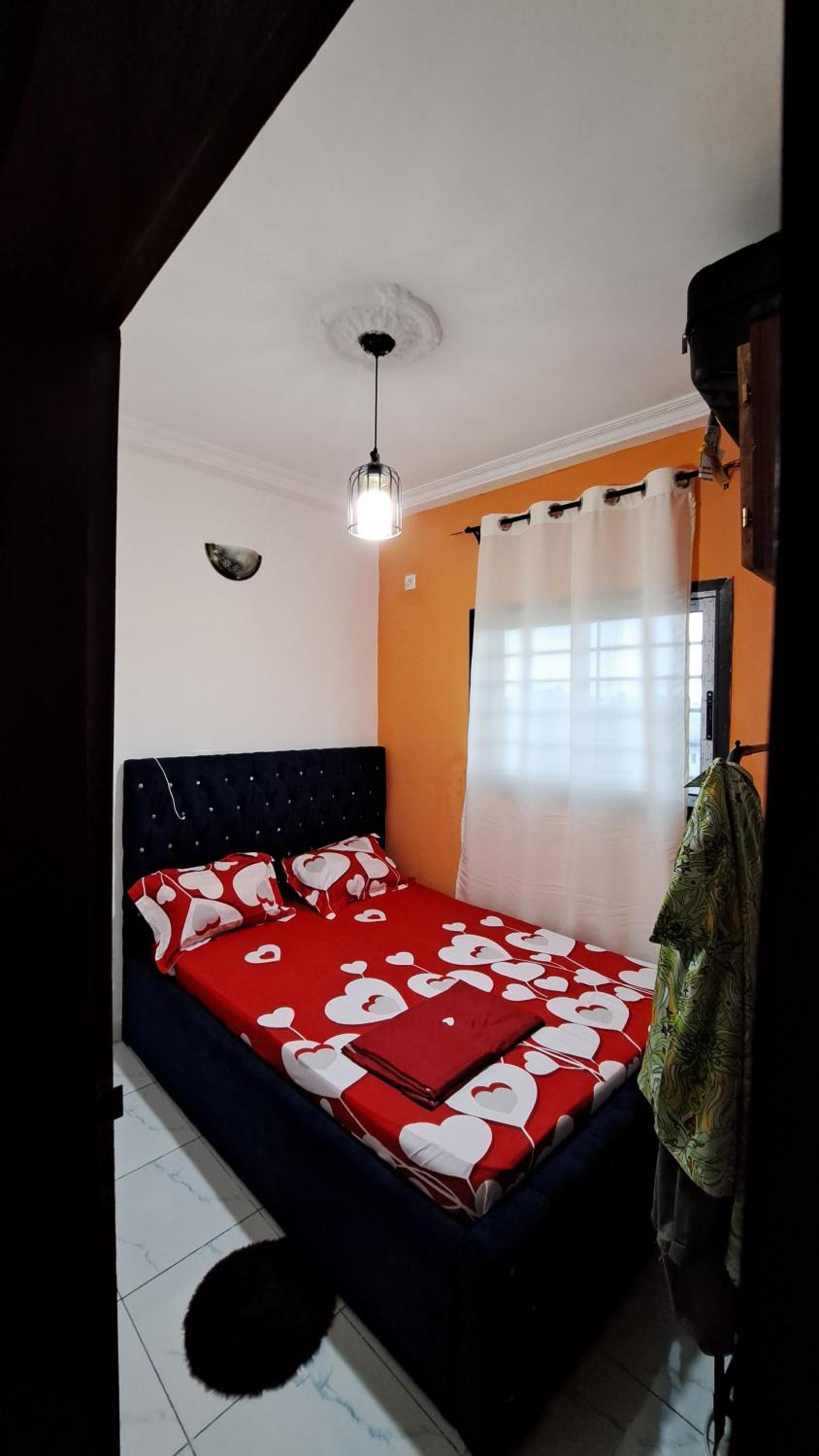 ResidenceGermanotech VIP 2e, Bonamoussadi,Logbessou,eau chaude, internet 2 balcons