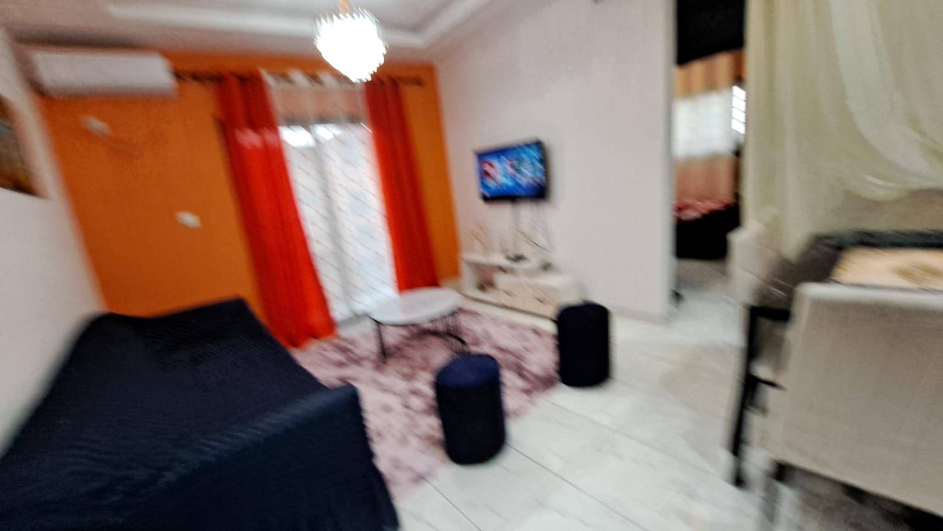 ResidenceGermanotech VIP 2e, Bonamoussadi,Logbessou,eau chaude, internet 2 balcons