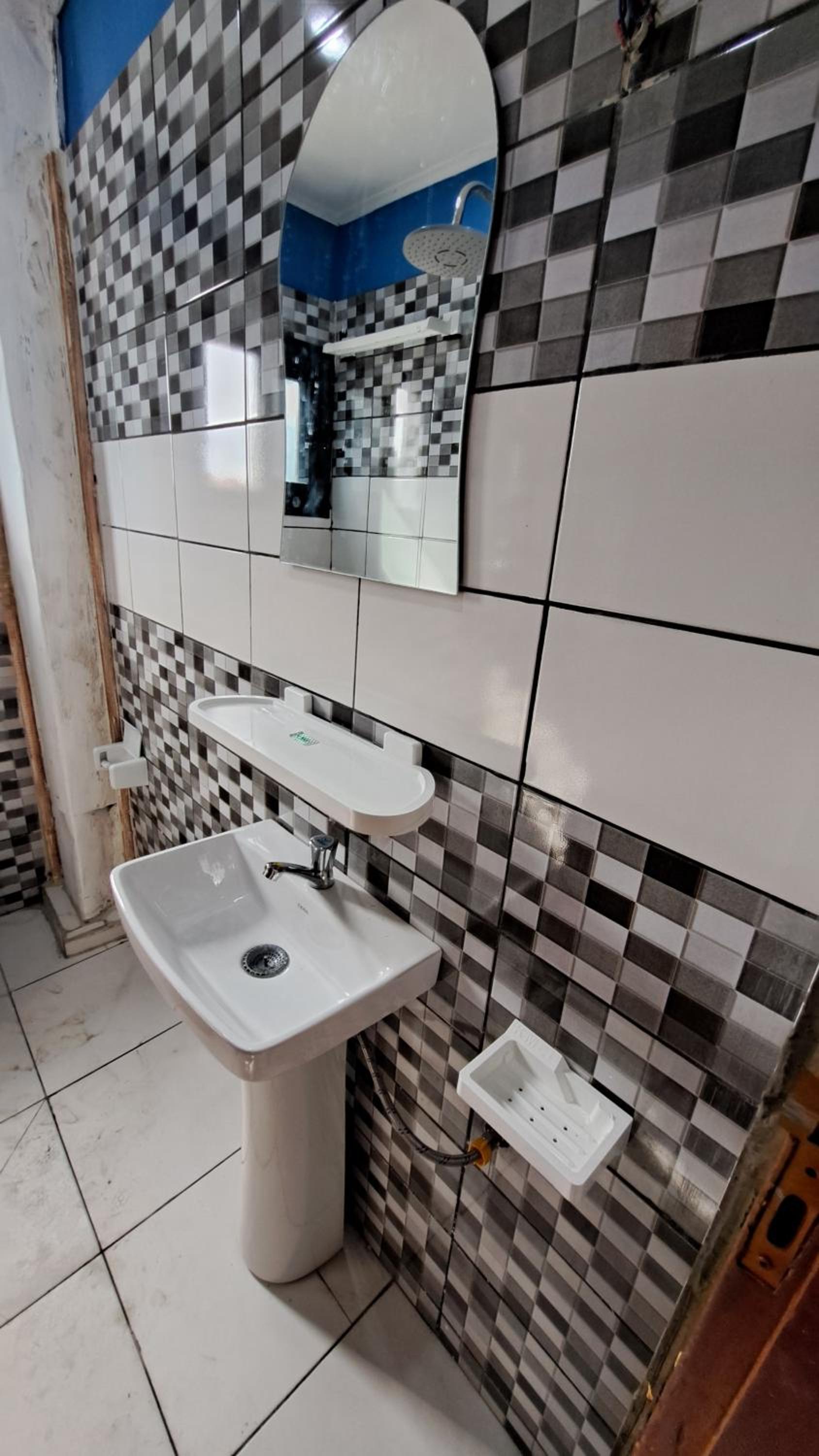 ResidenceGermanotech VIP 2e, Bonamoussadi,Logbessou,eau chaude, internet 2 balcons