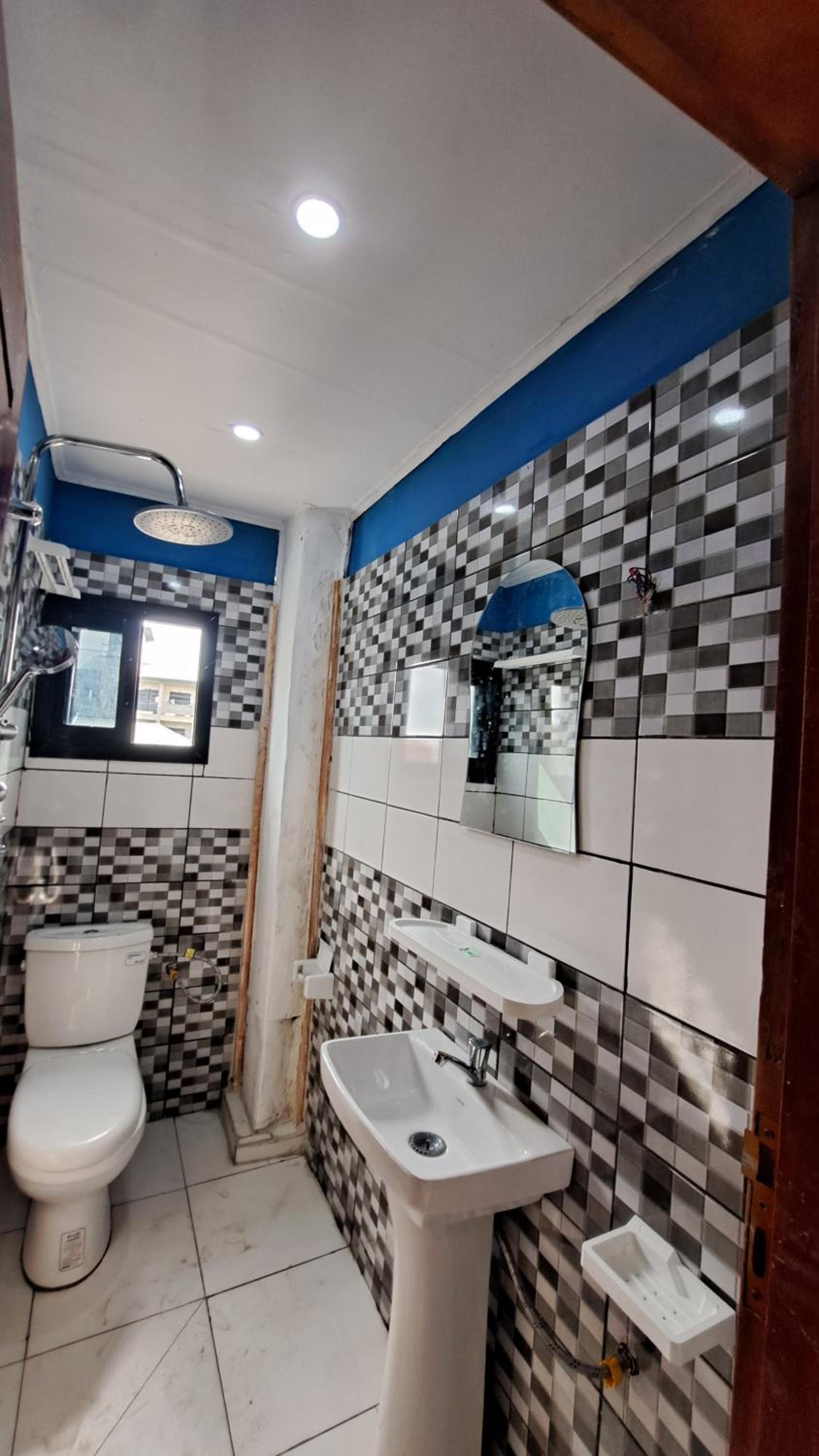ResidenceGermanotech VIP 2e, Bonamoussadi,Logbessou,eau chaude, internet 2 balcons