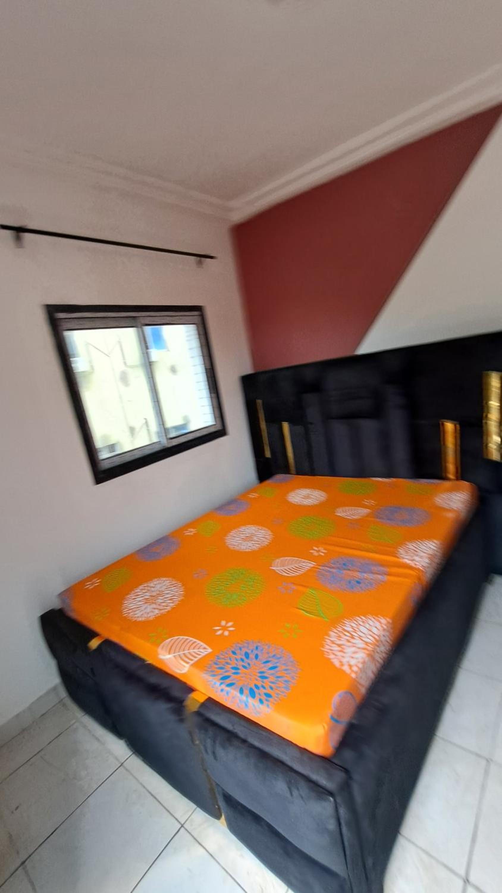 ResidenceGermanotech VIP 2e, Bonamoussadi,Logbessou,eau chaude, internet 2 balcons