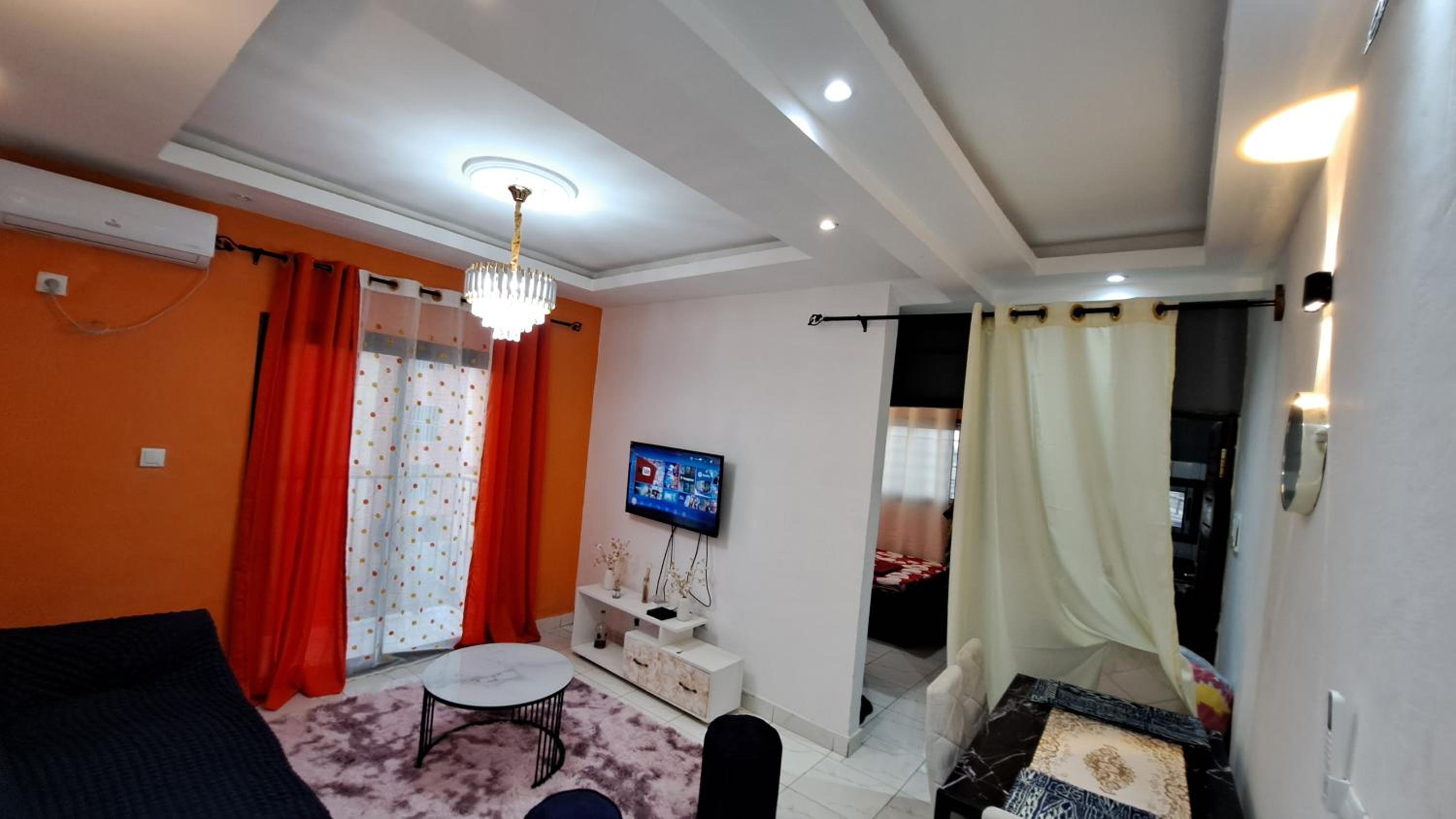 ResidenceGermanotech VIP 2e, Bonamoussadi,Logbessou,eau chaude, internet 2 balcons