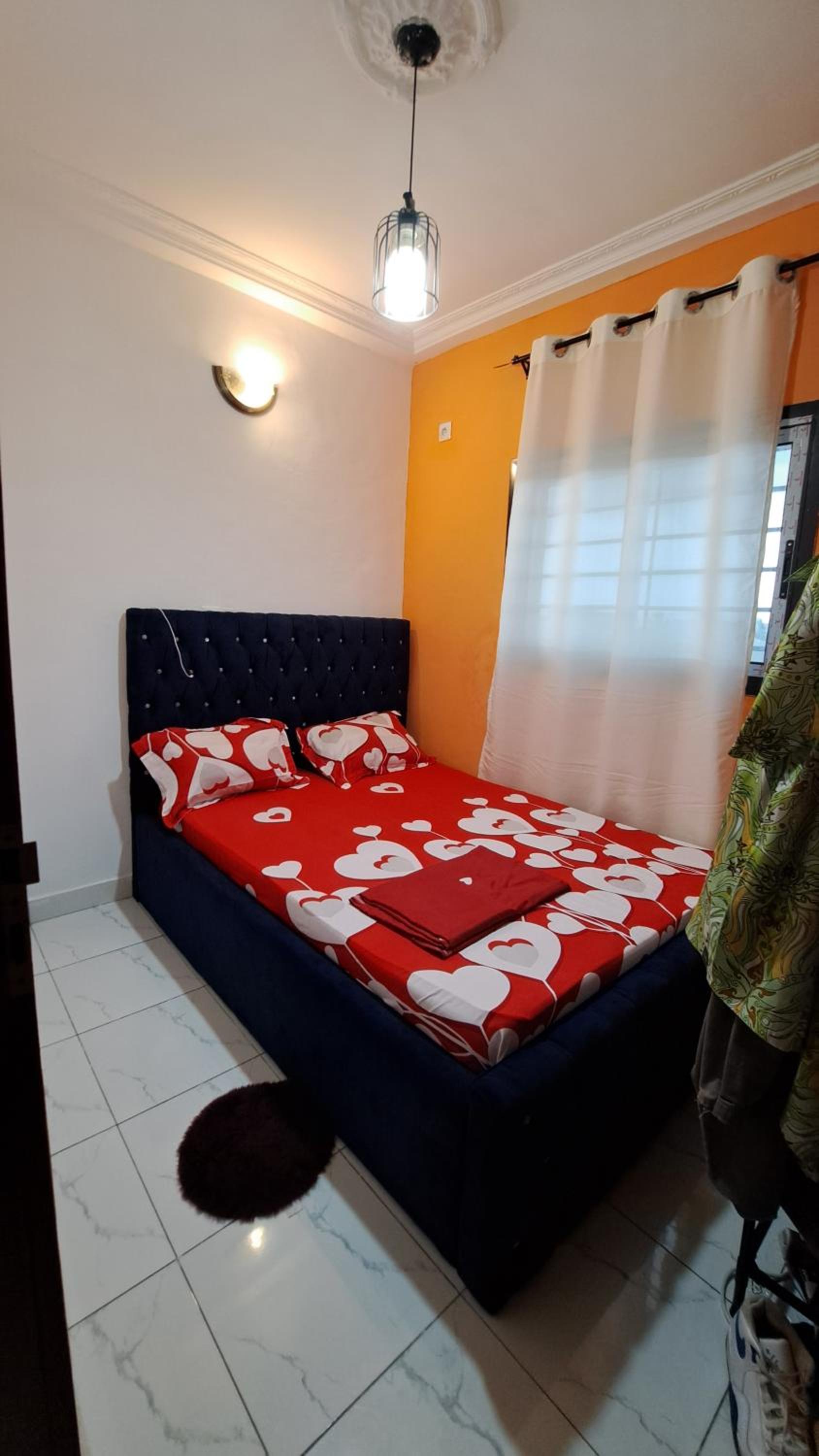 ResidenceGermanotech VIP 2e, Bonamoussadi,Logbessou,eau chaude, internet 2 balcons
