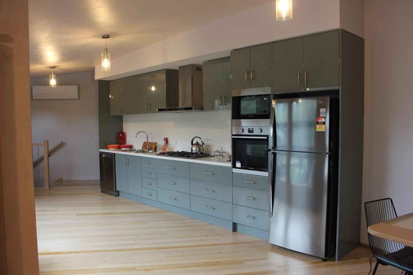 Architectural Crisp & convenient location