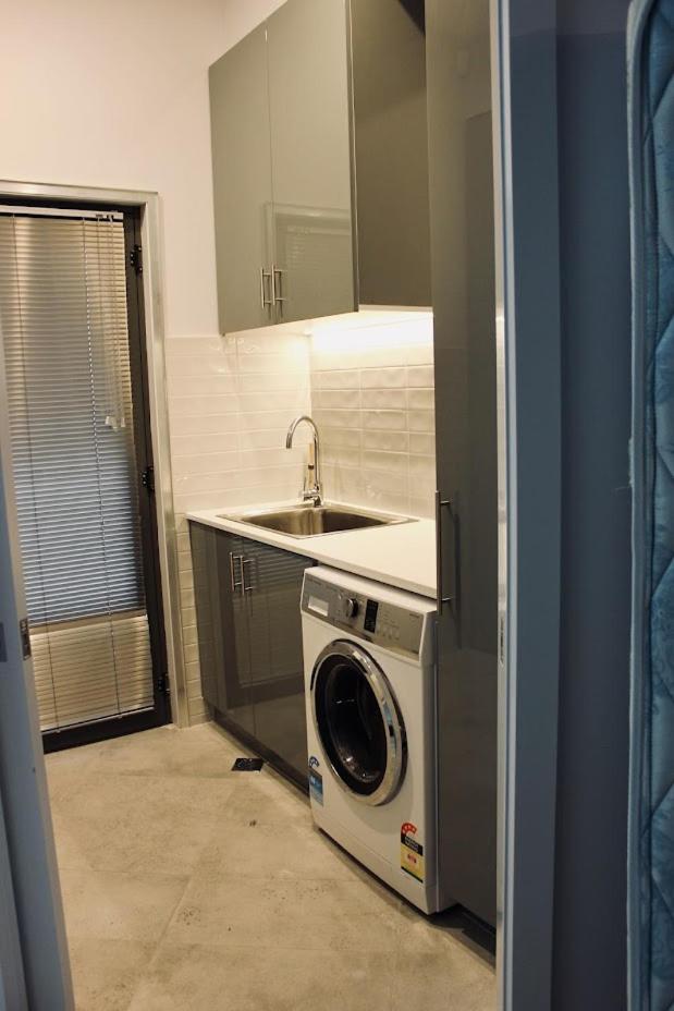 Architectural Crisp & convenient location