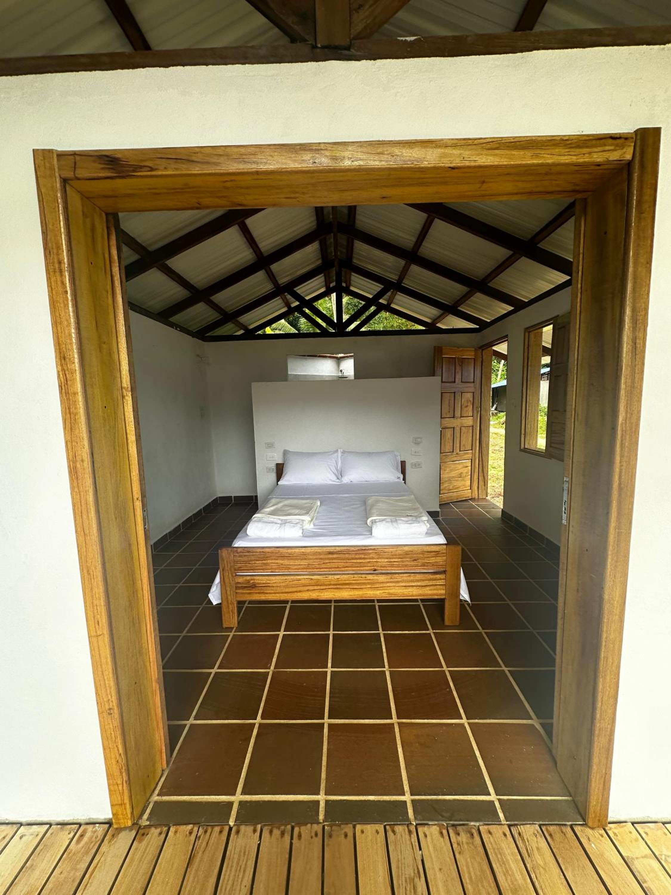 Pacific Waves Hostel & Surf