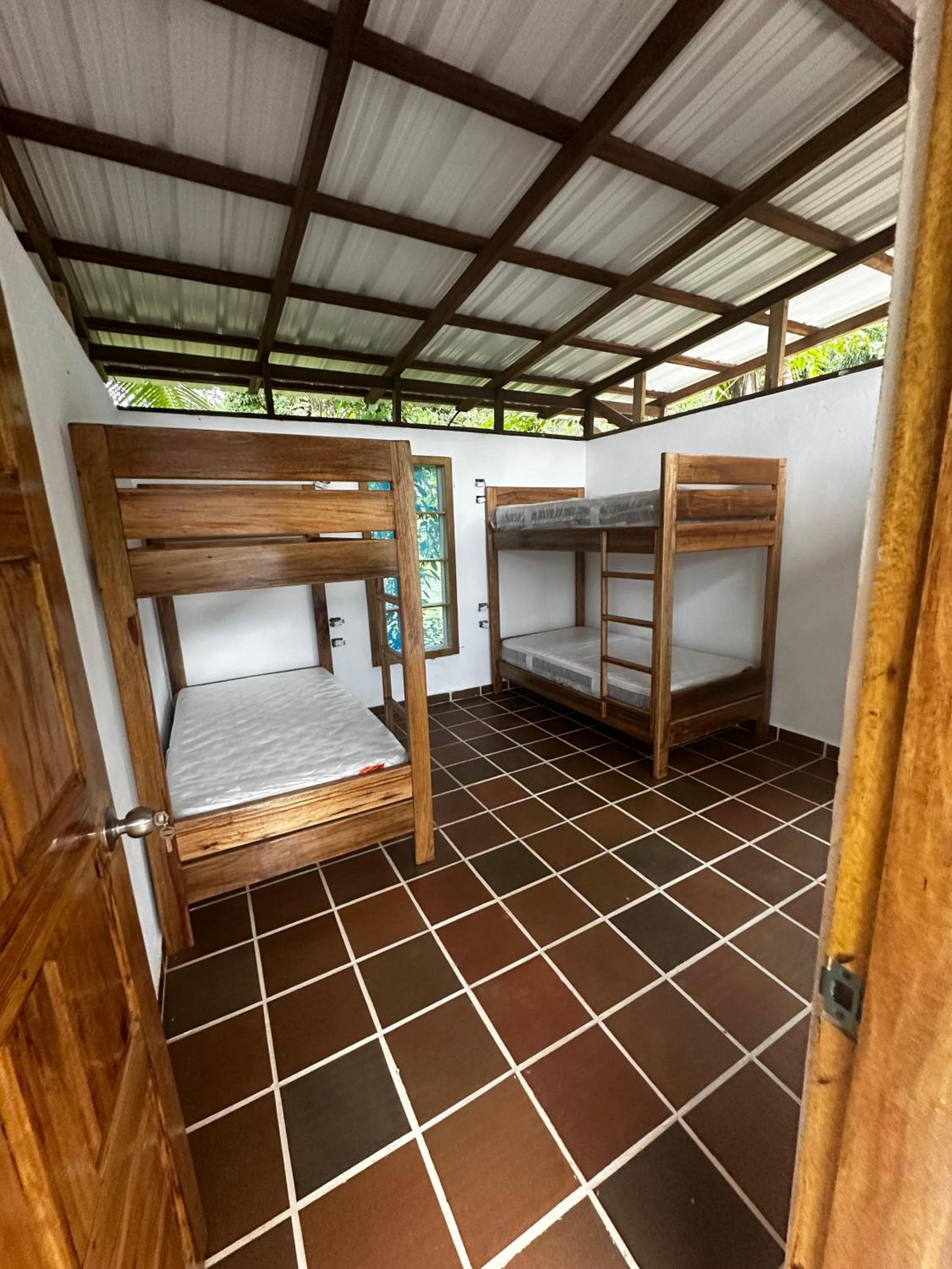Pacific Waves Hostel & Surf