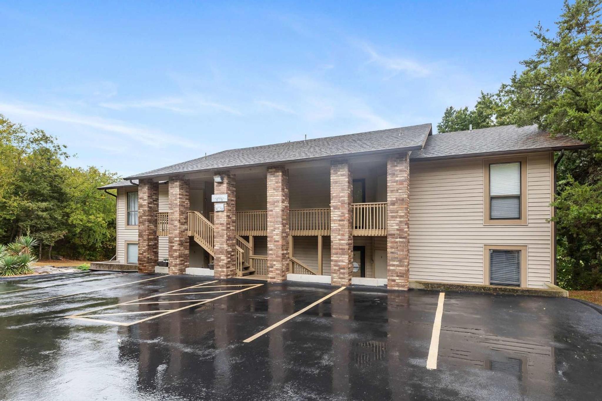 Hotel 2 Bd 2 Bath Indoor Outdoor Pool Hot tub - Image 1