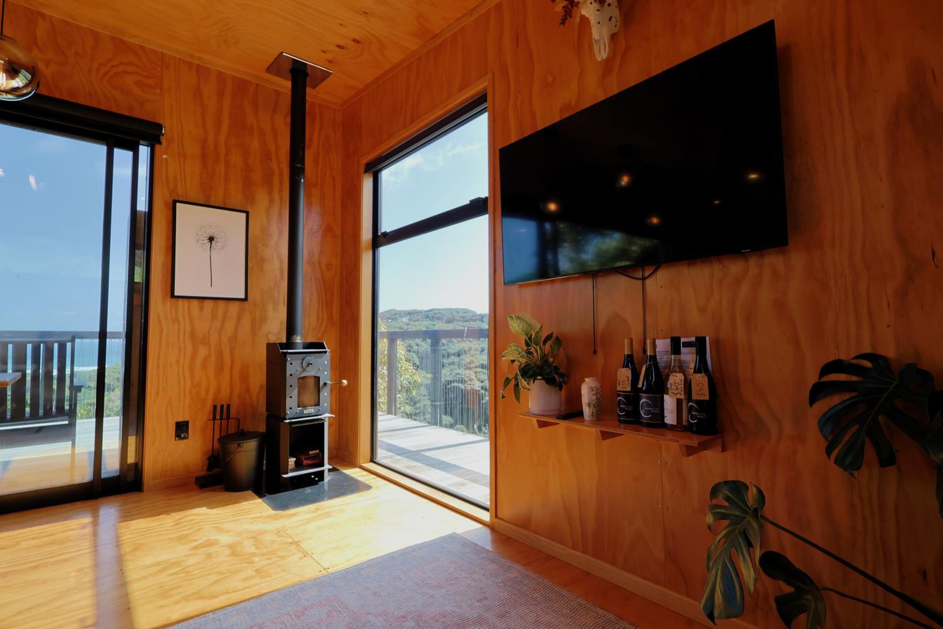 Foudre Suite with Hot Tub at Barrelled Wines Raglan