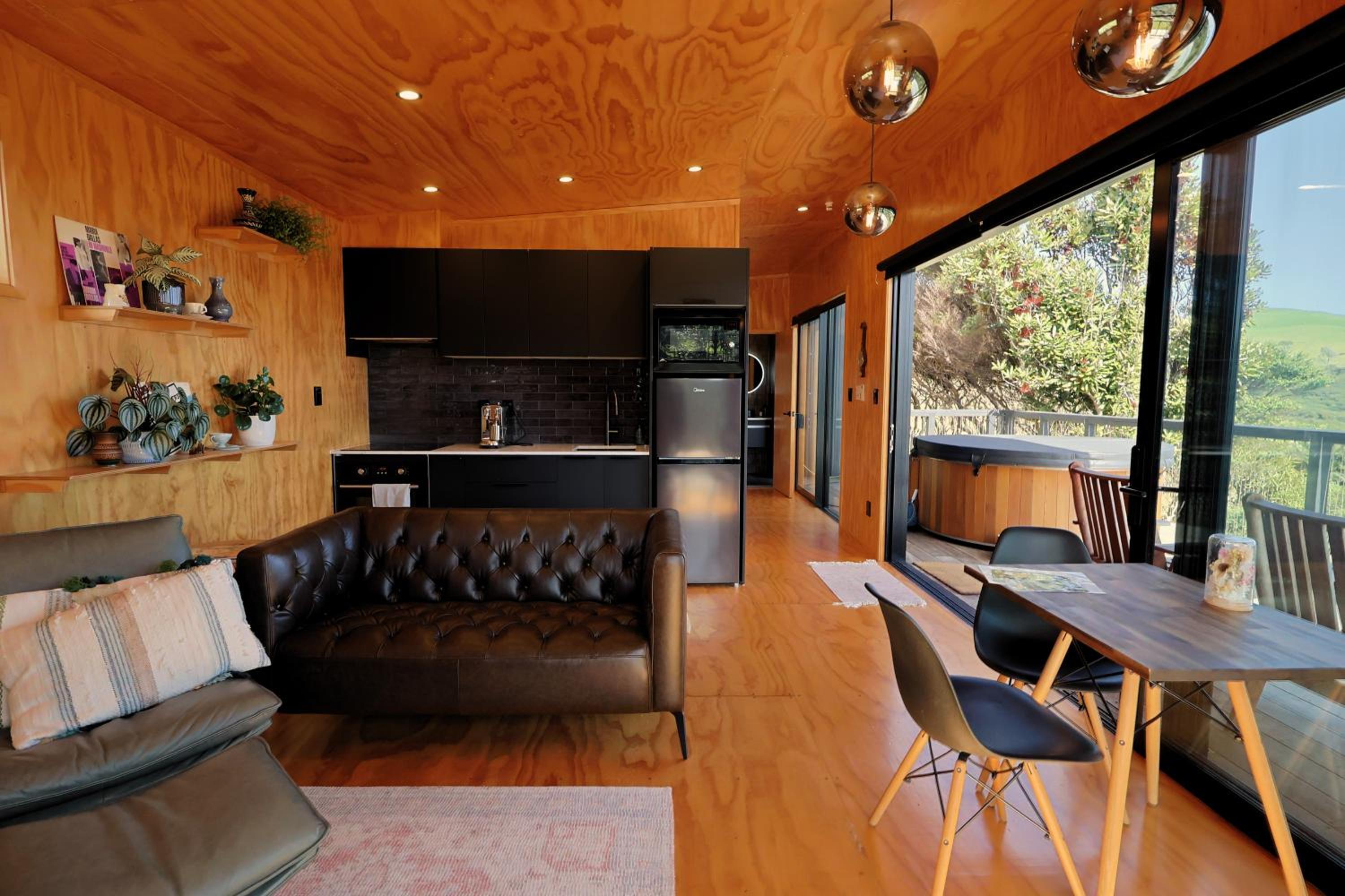 Foudre Suite with Hot Tub at Barrelled Wines Raglan