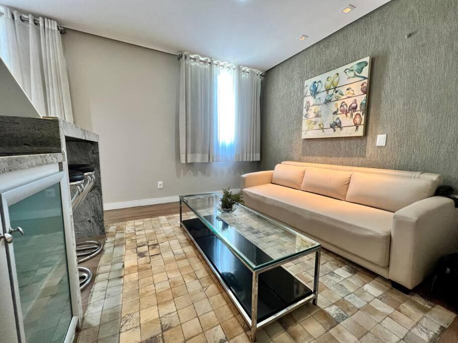 Melhor de BH - Av Barão Homem de Melo 4520 - Apê no Segundo Andar com Vista Linda