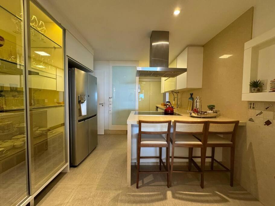 Apartamento de Alto Luxo na Praia da Costa, Vila Velha