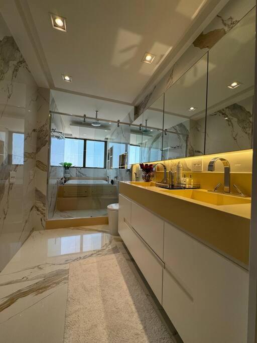 Apartamento de Alto Luxo na Praia da Costa, Vila Velha