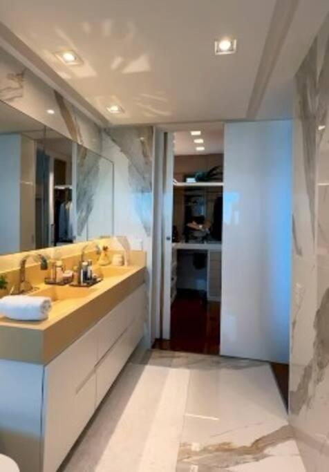Apartamento de Alto Luxo na Praia da Costa, Vila Velha
