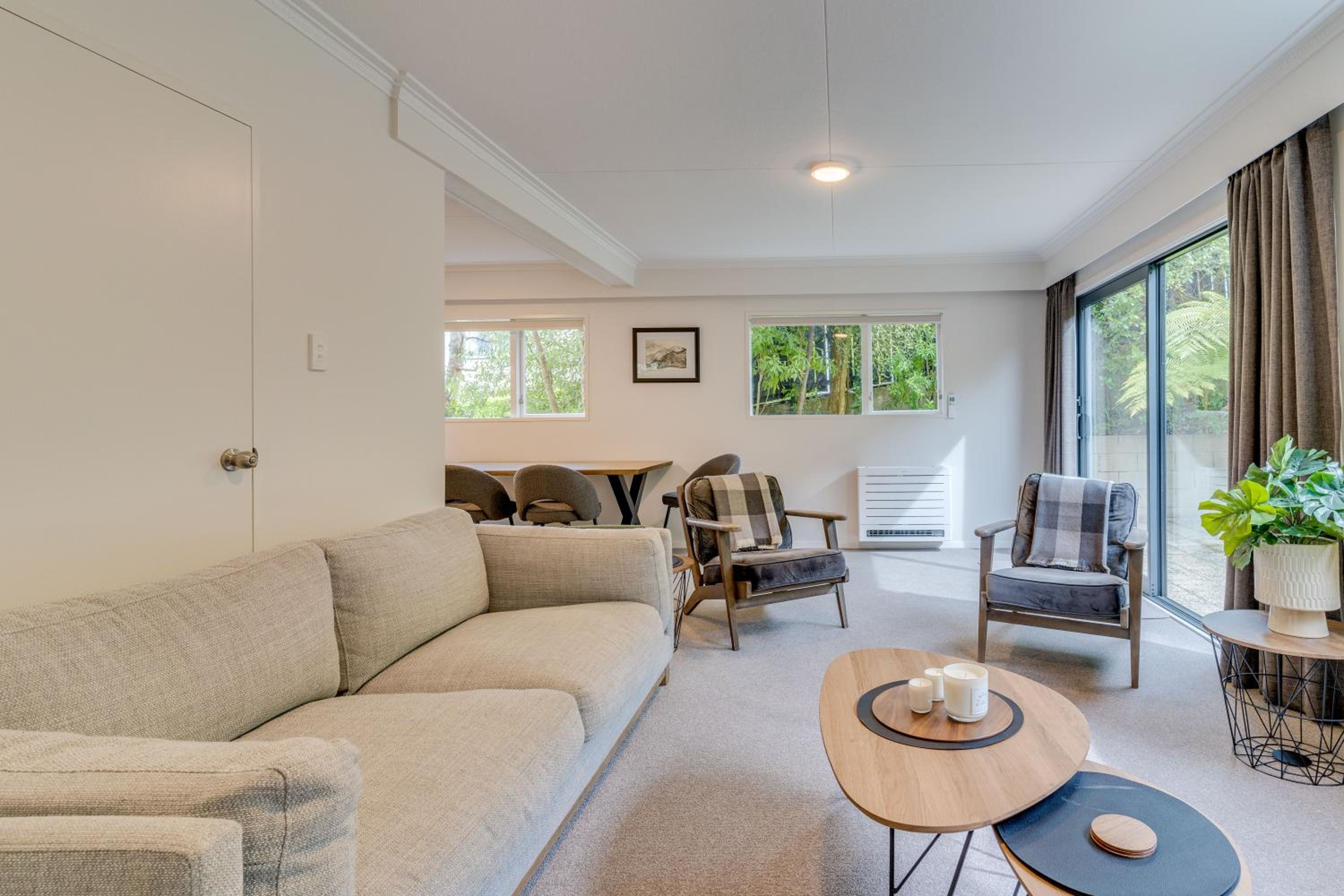 Contemporary in Roslyn