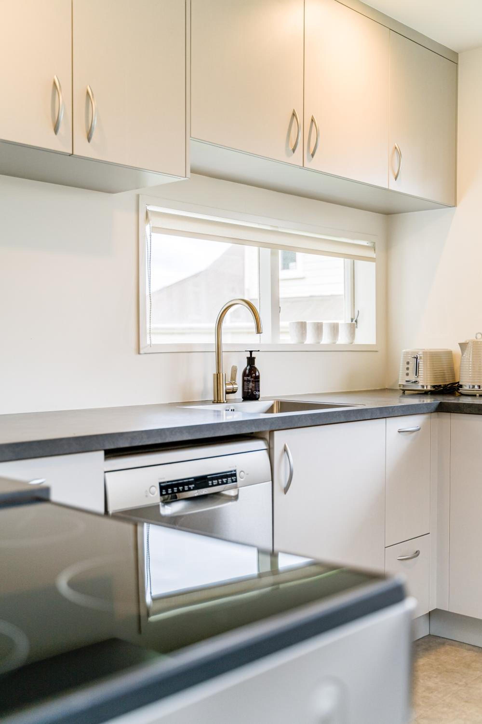 Contemporary in Roslyn