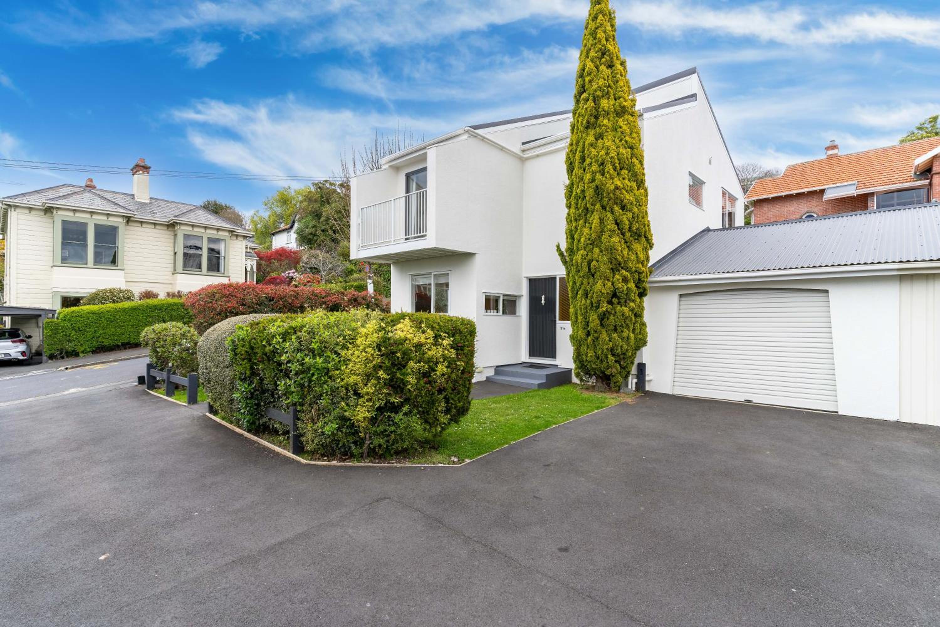 Contemporary in Roslyn