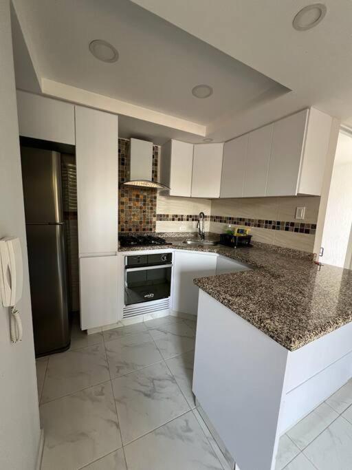 Apartamento 1-101 con Aire Valle del Lili, Zafiro C