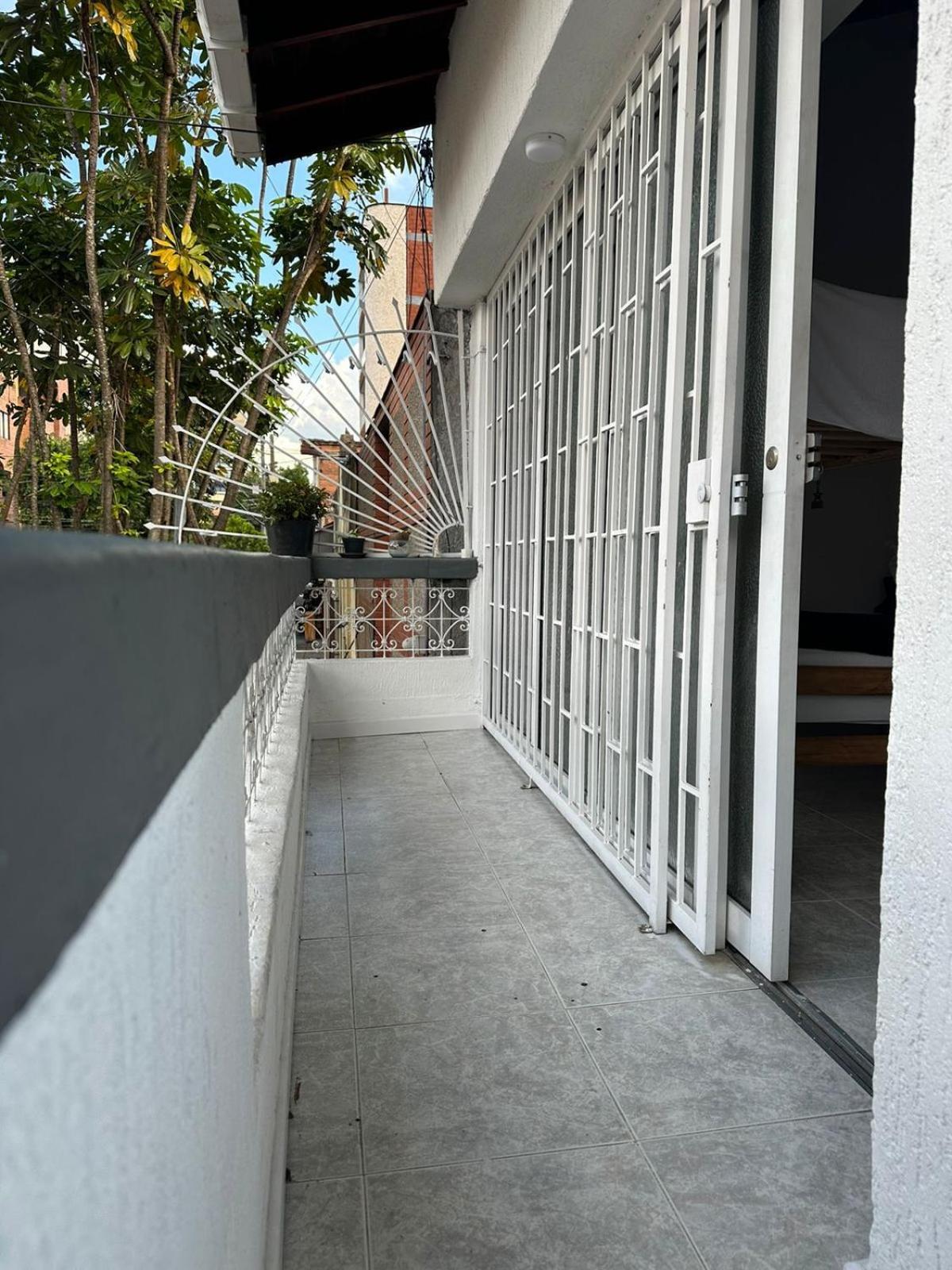 Hostal CasaBlanca, Laureles Estadio