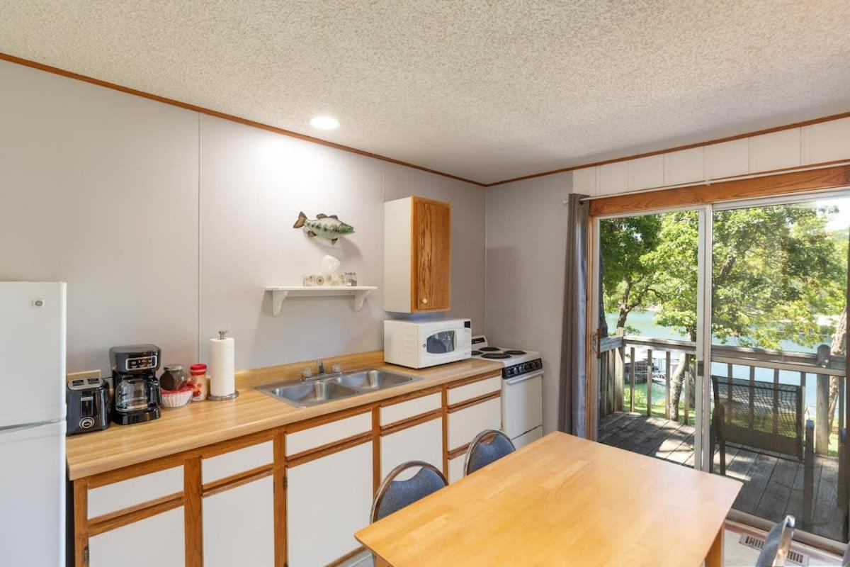 Artilla Cove Cabin 3 - Lake views -Outdoor Pool view 5