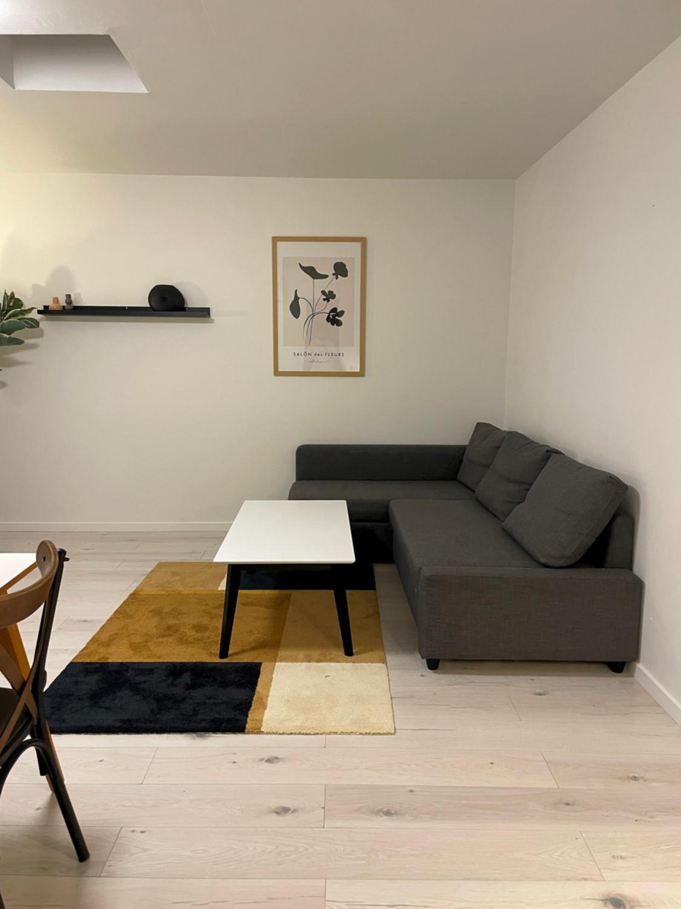 Cozy Backhouse with Large Private Garden