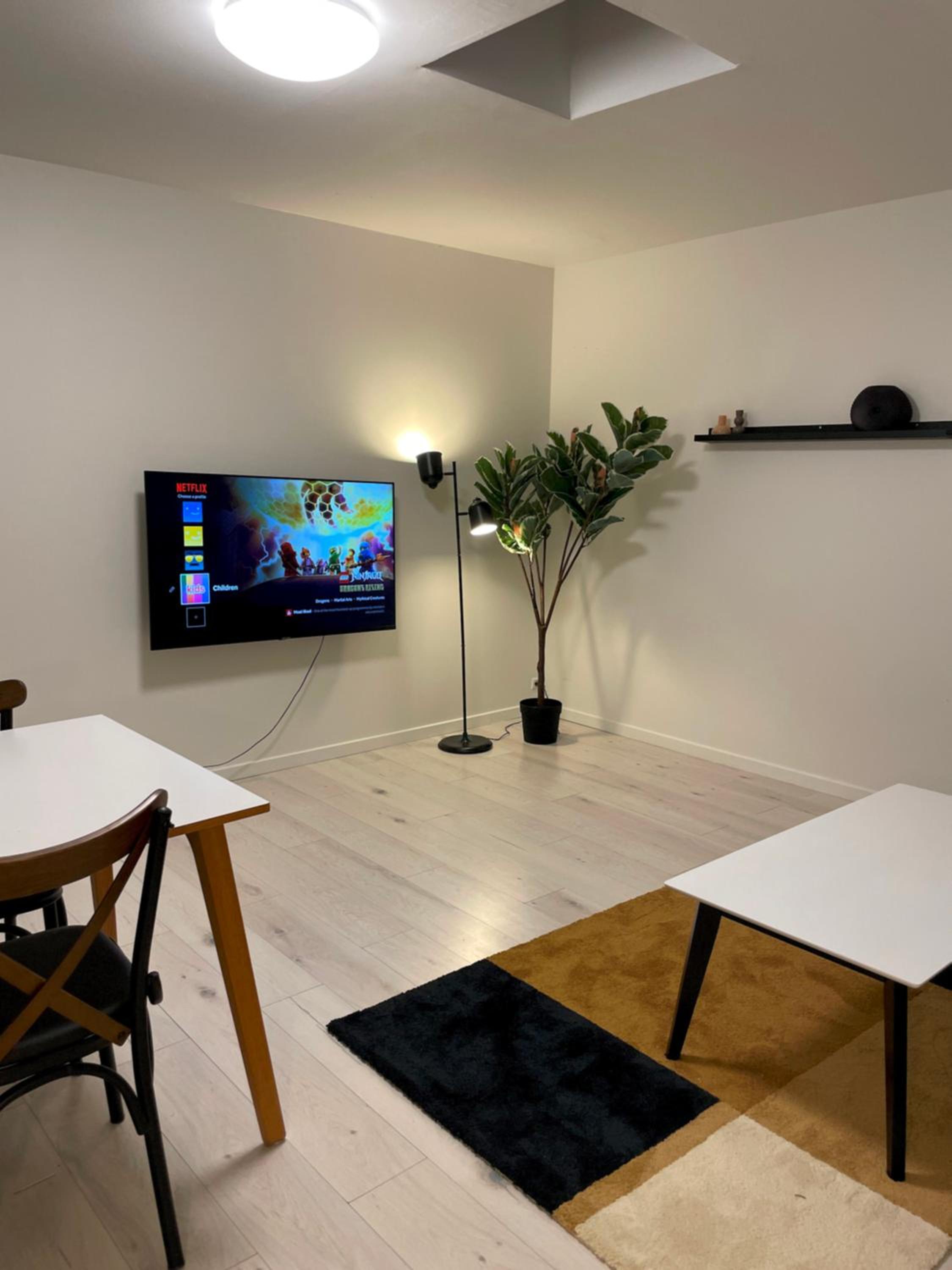 Cozy Backhouse with Large Private Garden