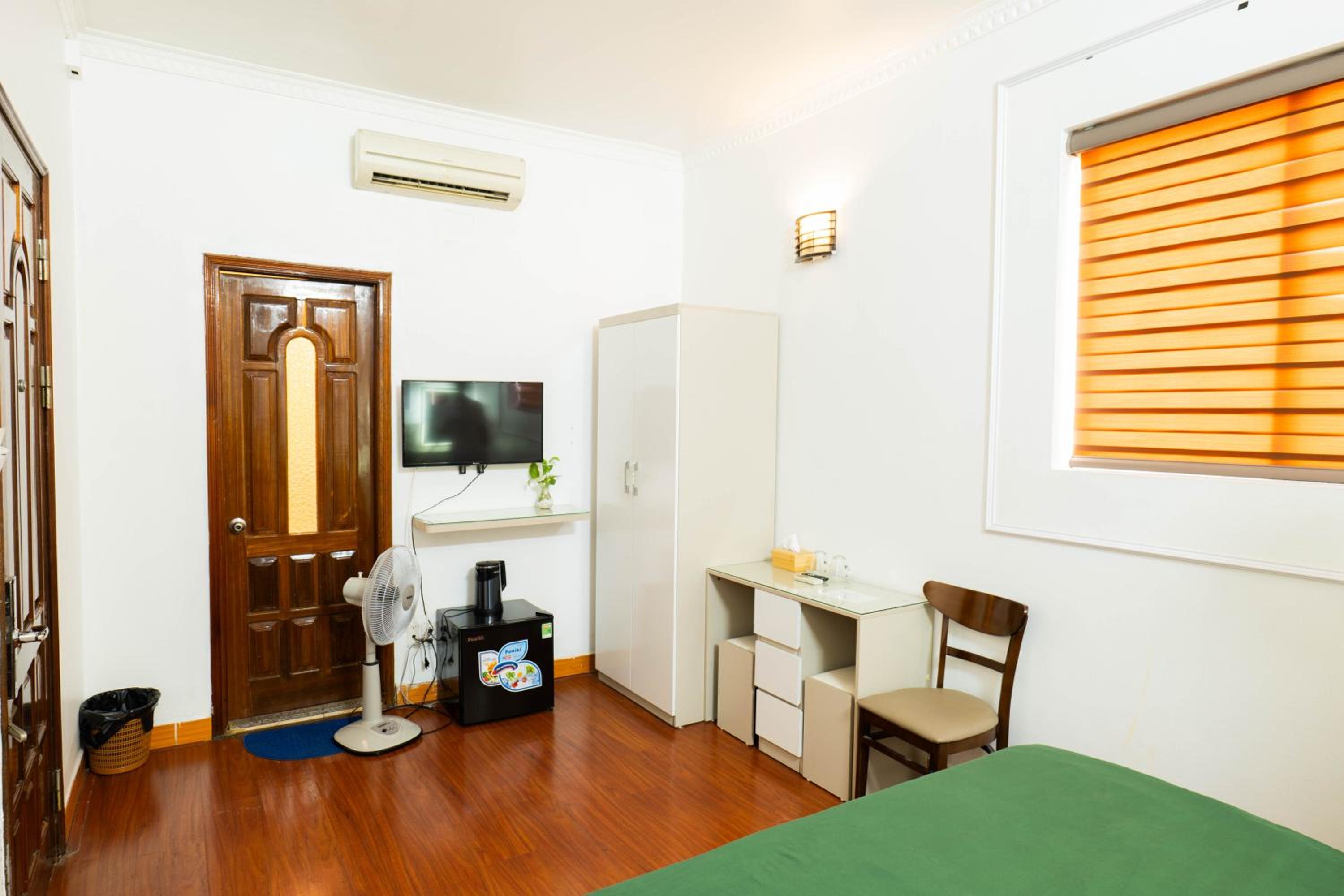 Old Quarter Hanoi Autumn House 8