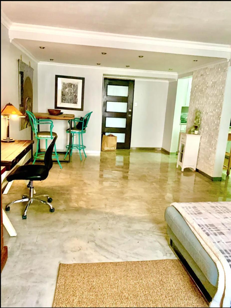 Great Condo Near Beach, Lagoon & Fun view 4