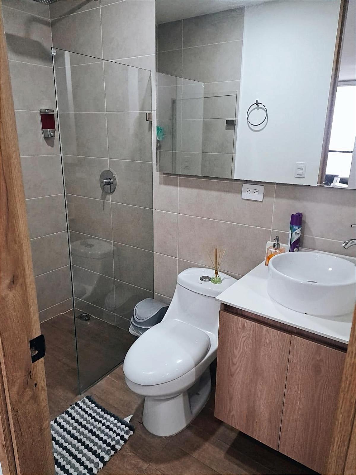 Apartamento en Sabaneta, Zona Mayorca, Medellin, Hermosa vista a la Montañas, Class 48