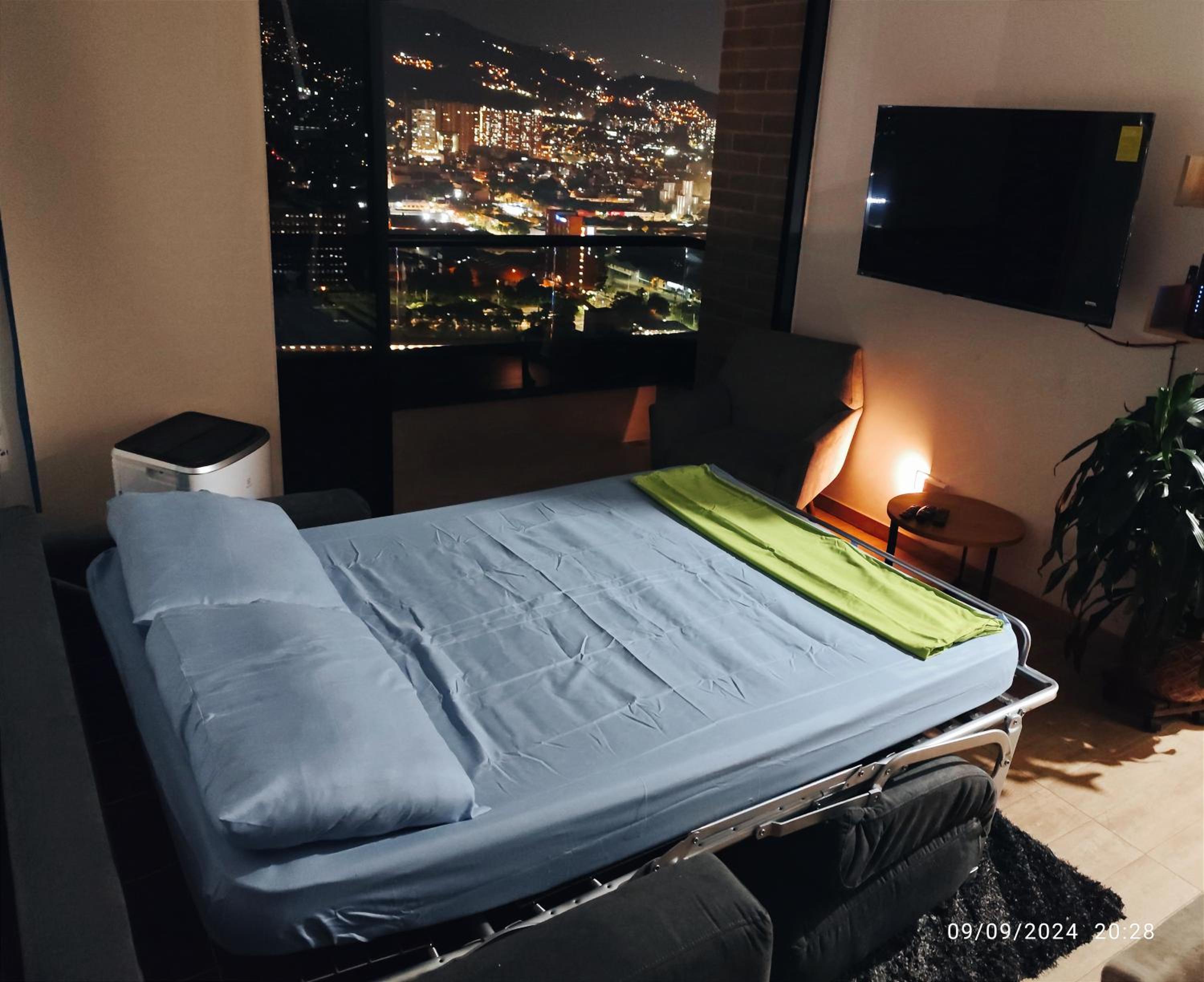 Apartamento en Sabaneta, Zona Mayorca, Medellin, Hermosa vista a la Montañas, Class 48