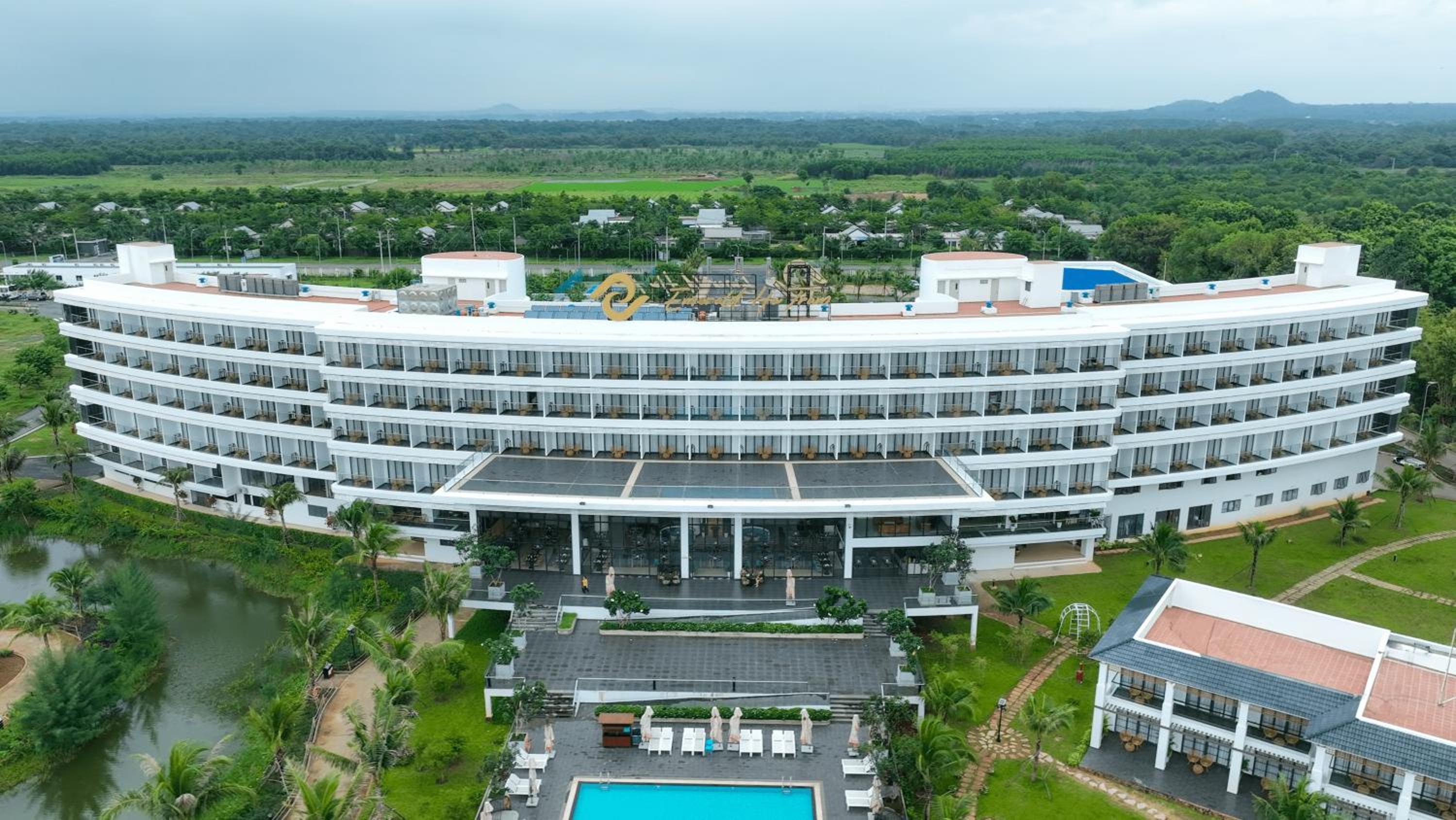 Emerald Ho Tram Resort view 2