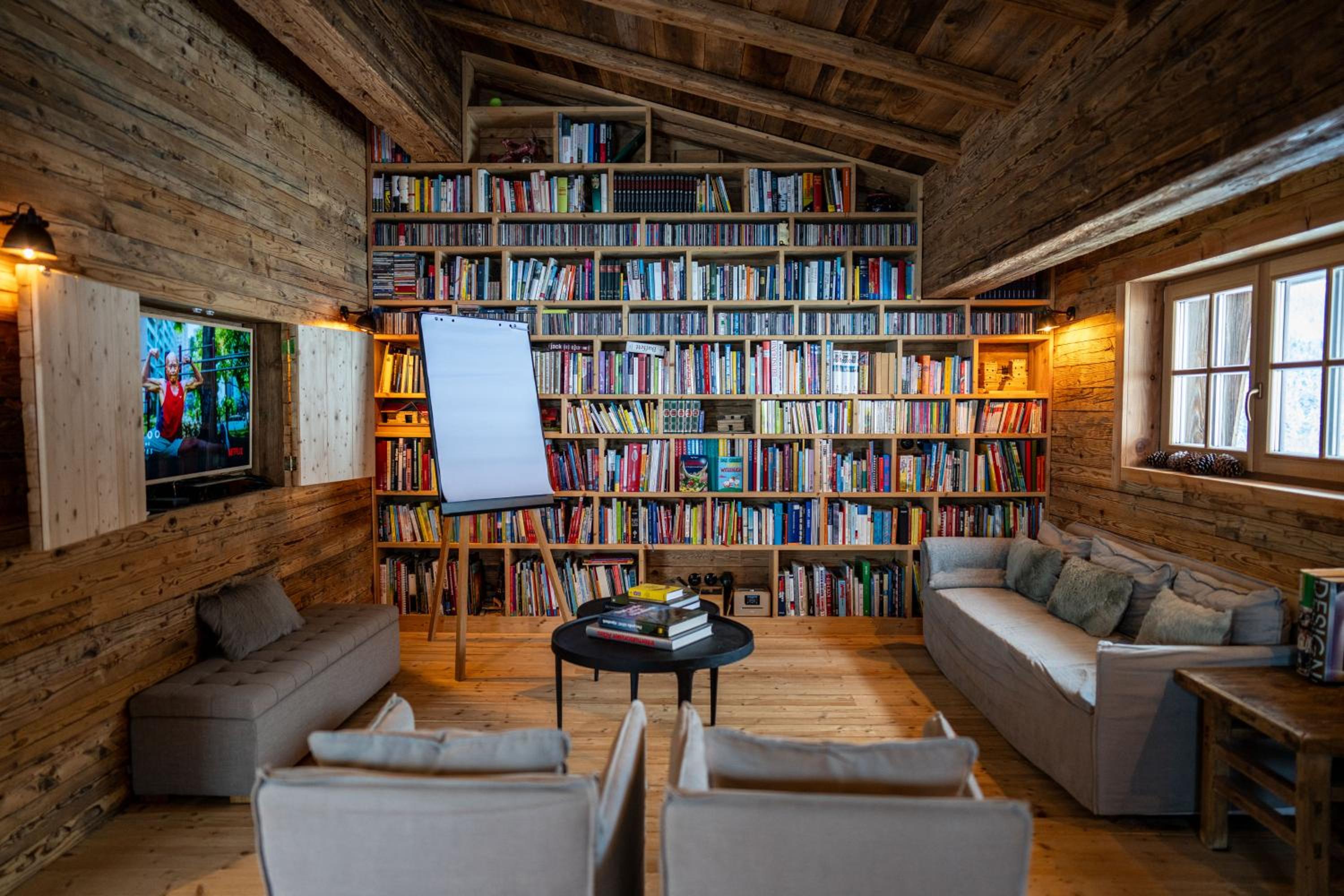 ChaletWK - Luxury old wood mountain chalet in a sunny secluded location with gym, sauna & whirlpool