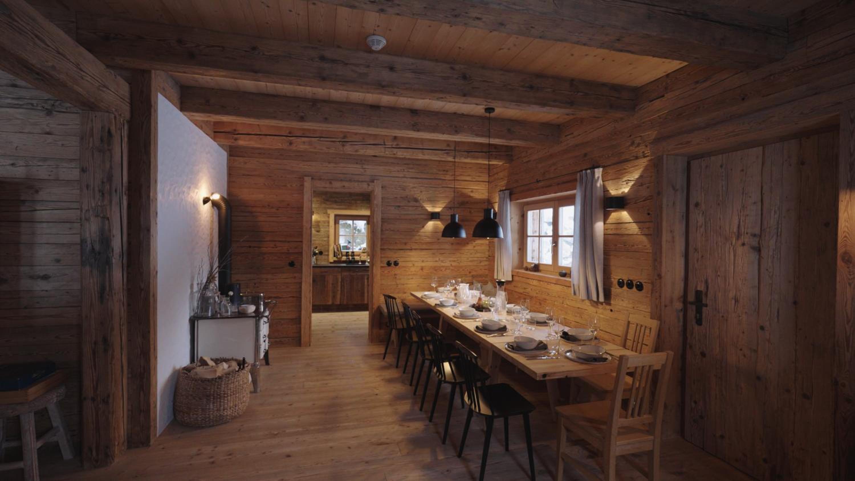 ChaletWK - Luxury old wood mountain chalet in a sunny secluded location with gym, sauna & whirlpool
