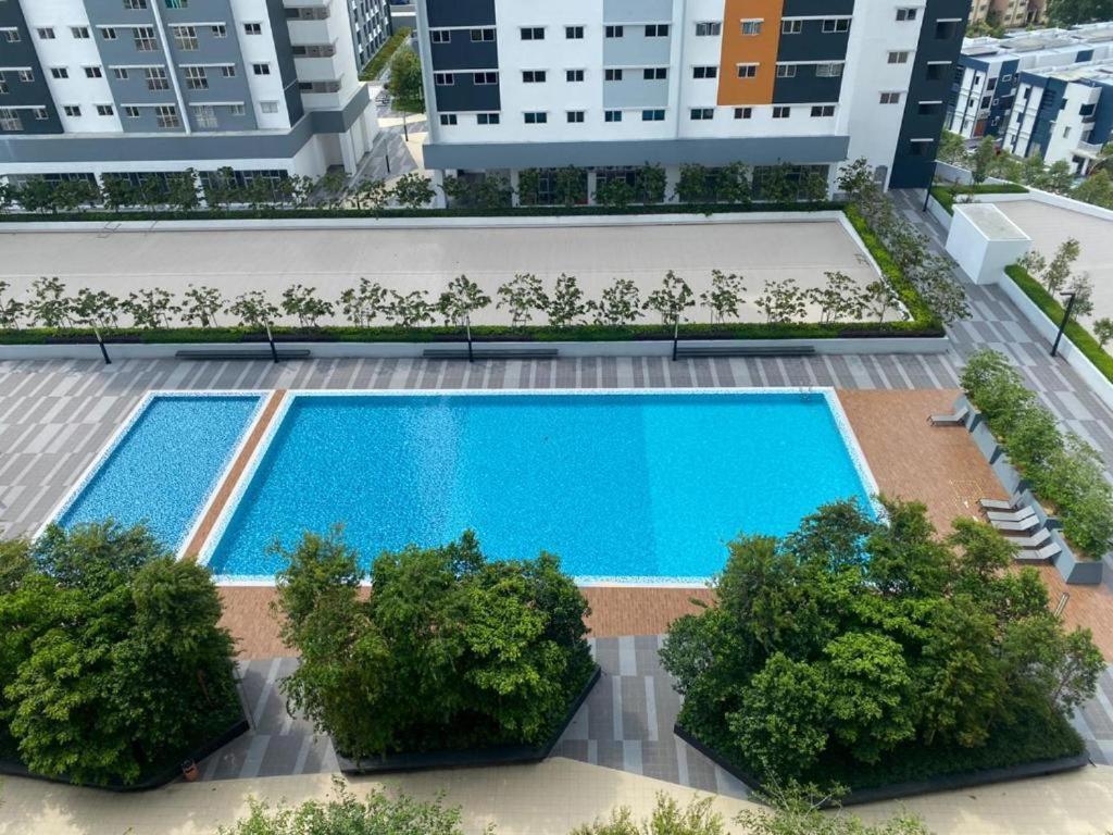 Alanis Residence Kota Warisan KLIA Sepang Nilai 2 bedroom 1 bathroom fully air-cond Wi-Fi Smart TV Pool view photo 6