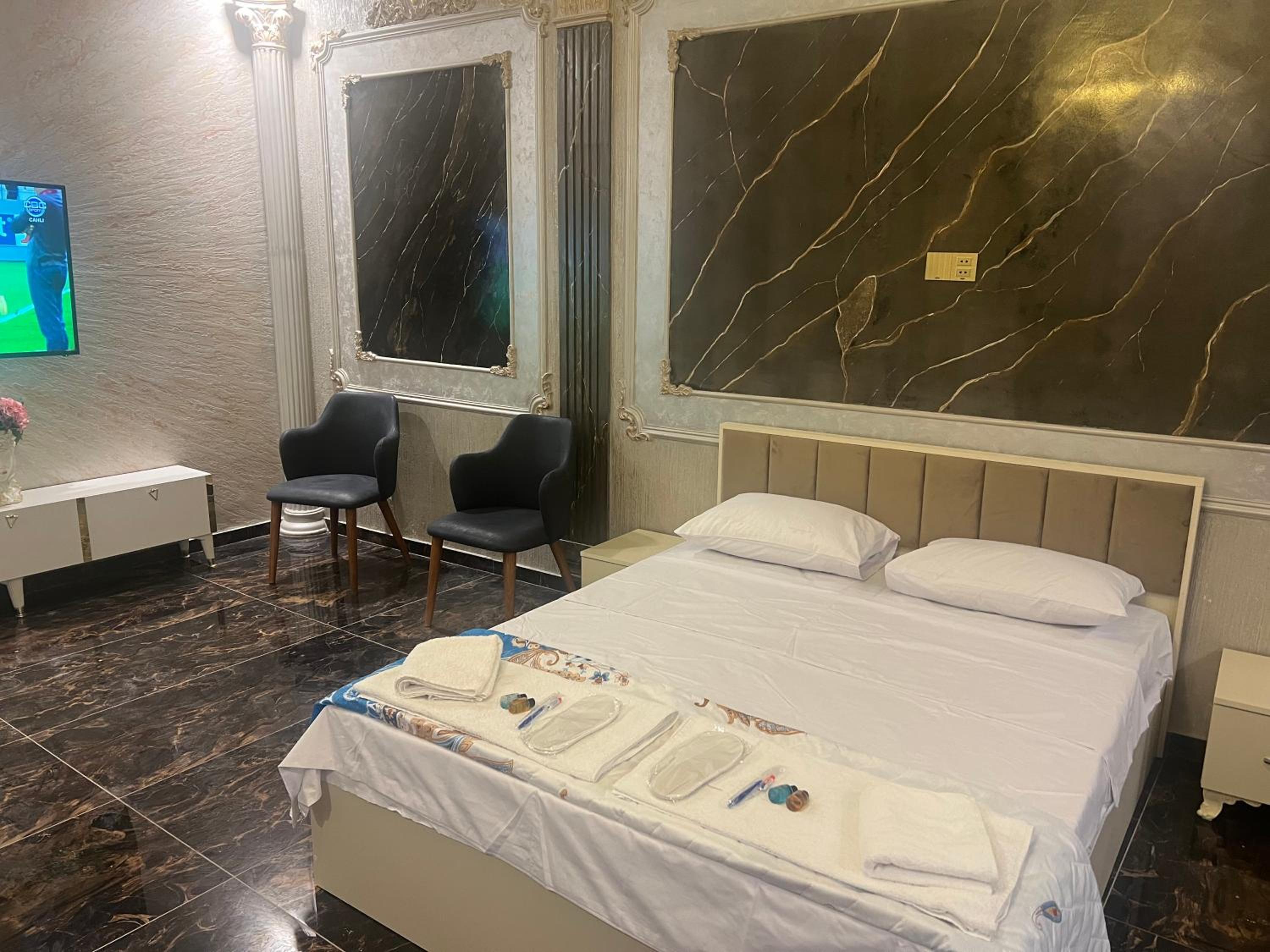 ECO Hotel & Hostel