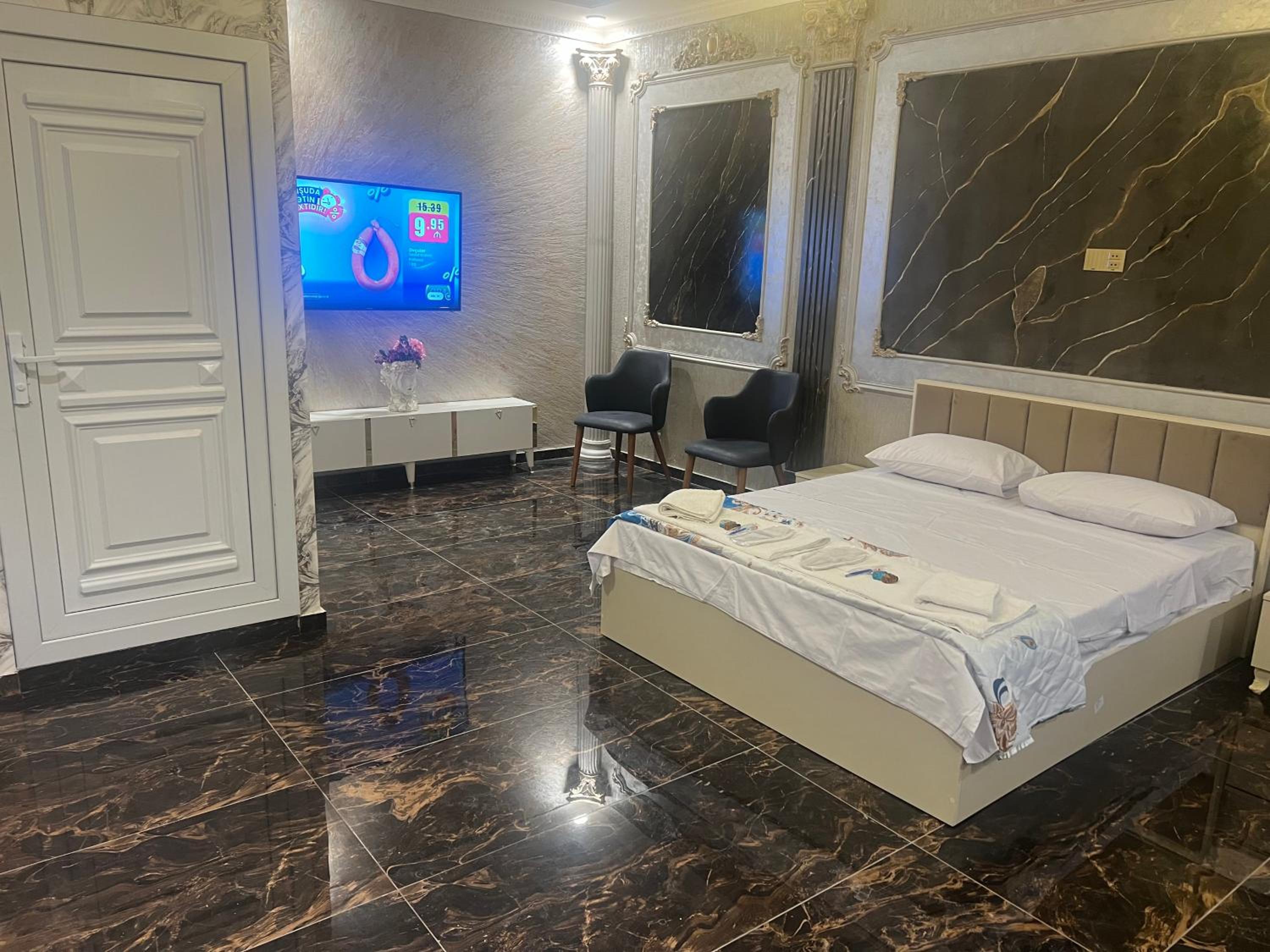 ECO Hotel & Hostel