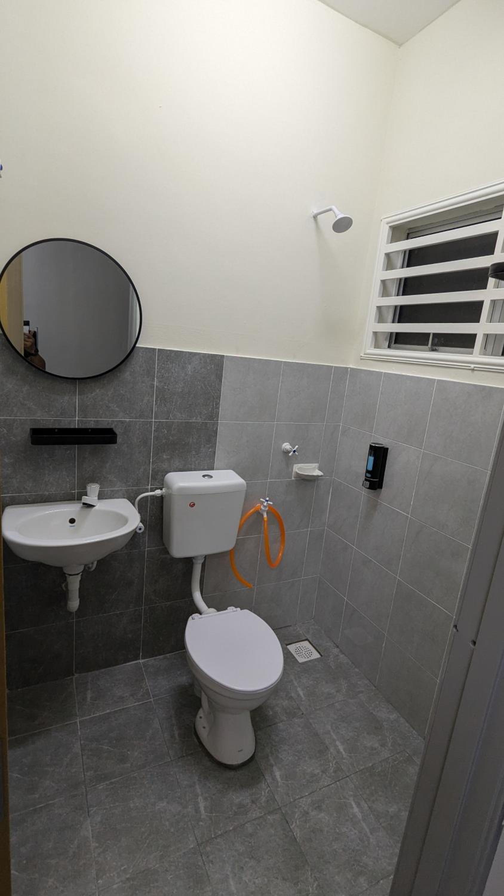 Hezi homestay seri iskandar photo 3