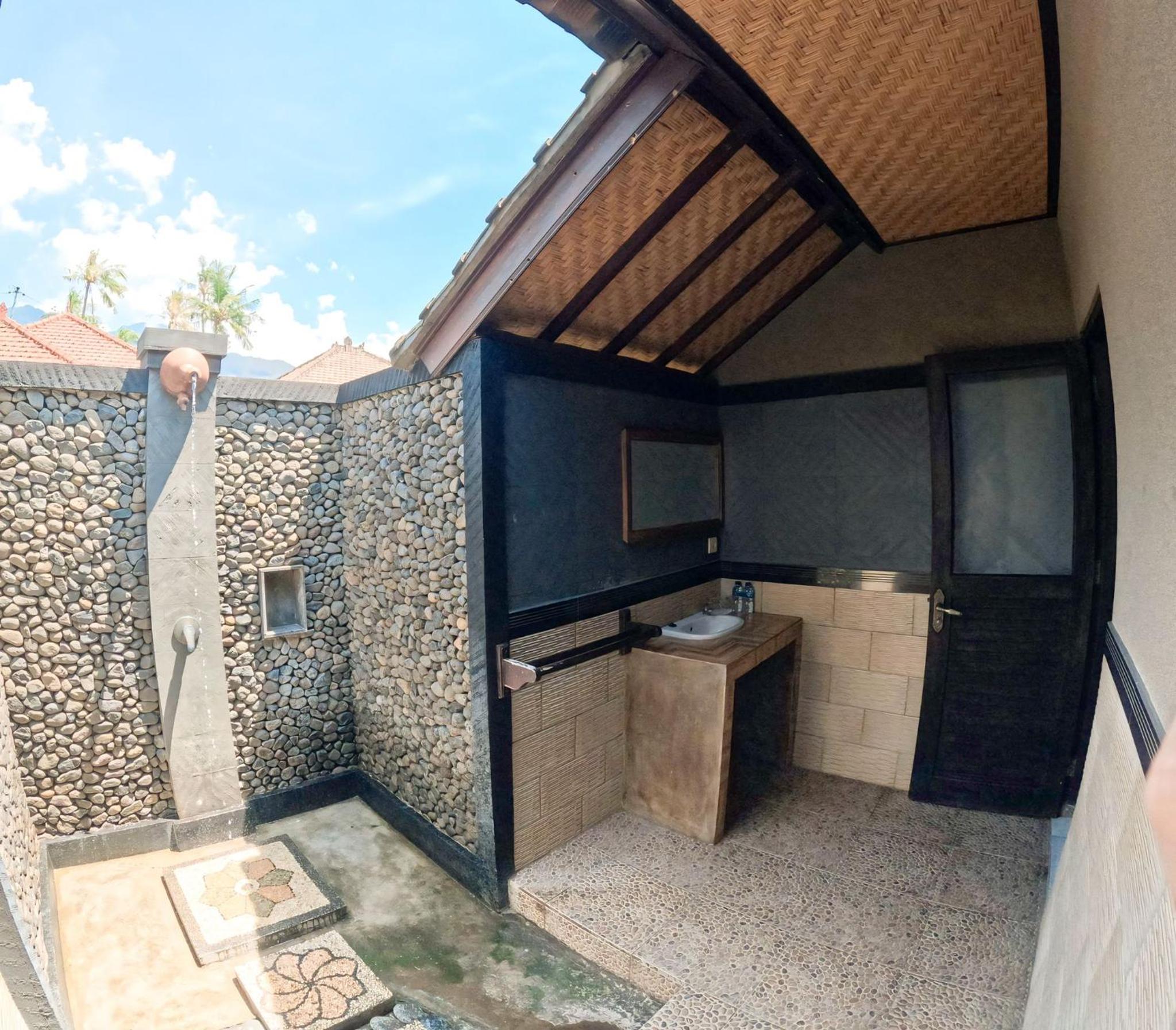Suka Sari Cottages