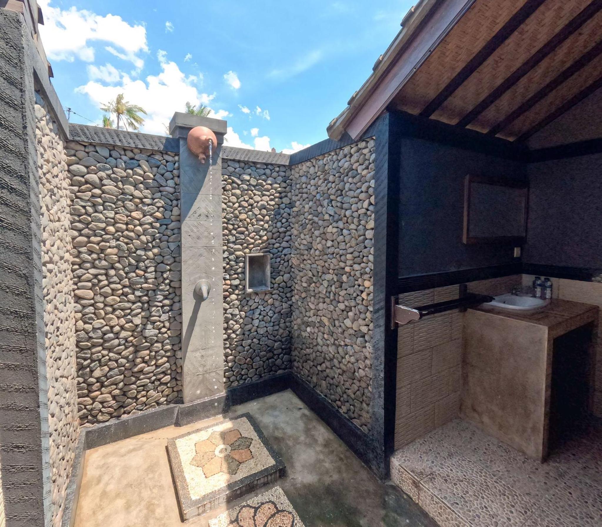 Suka Sari Cottages