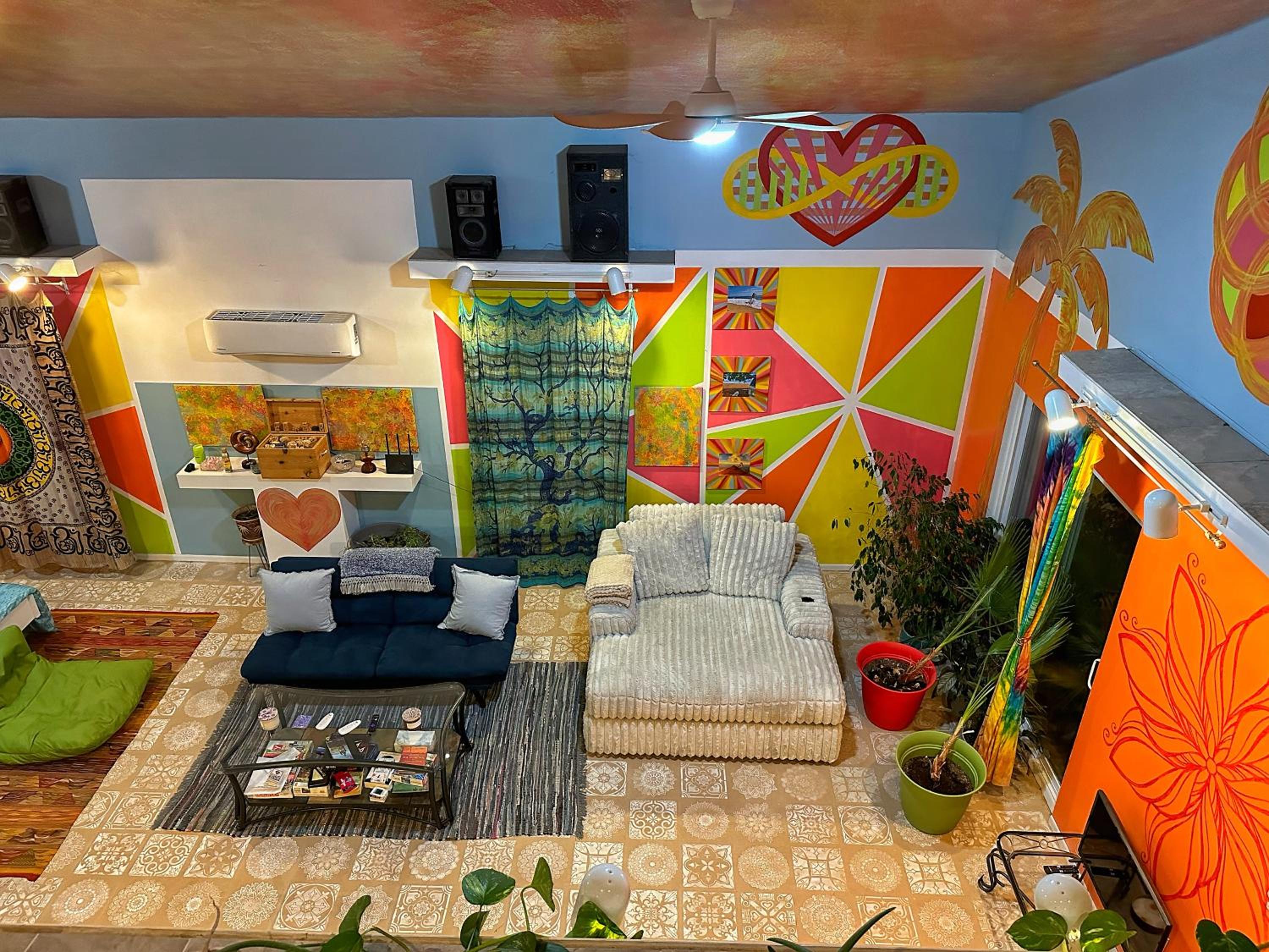 Colby Vacations - Hippie Chic Oasis - Property Image 8