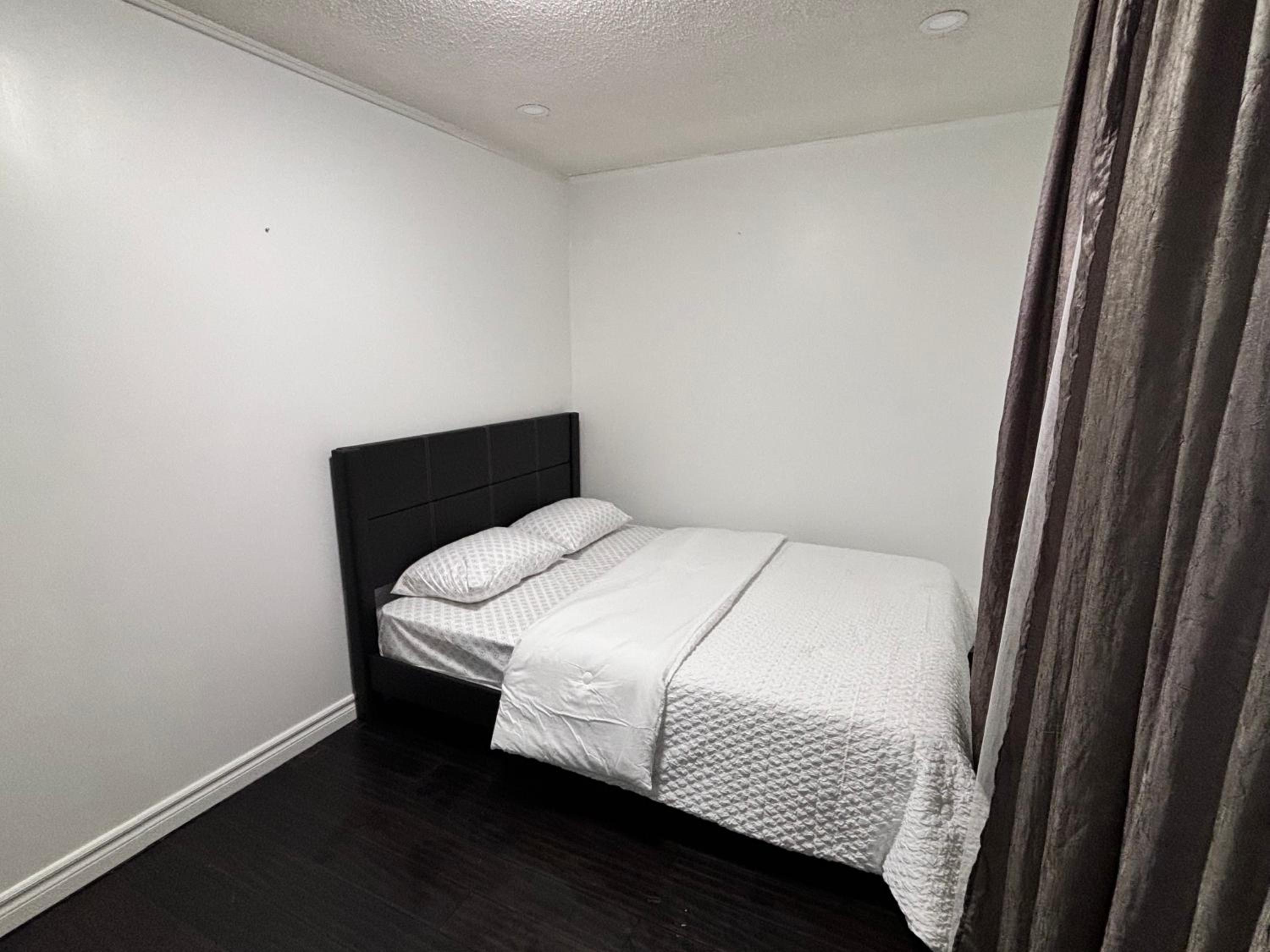 Entire bungalow, full privacy, free parking